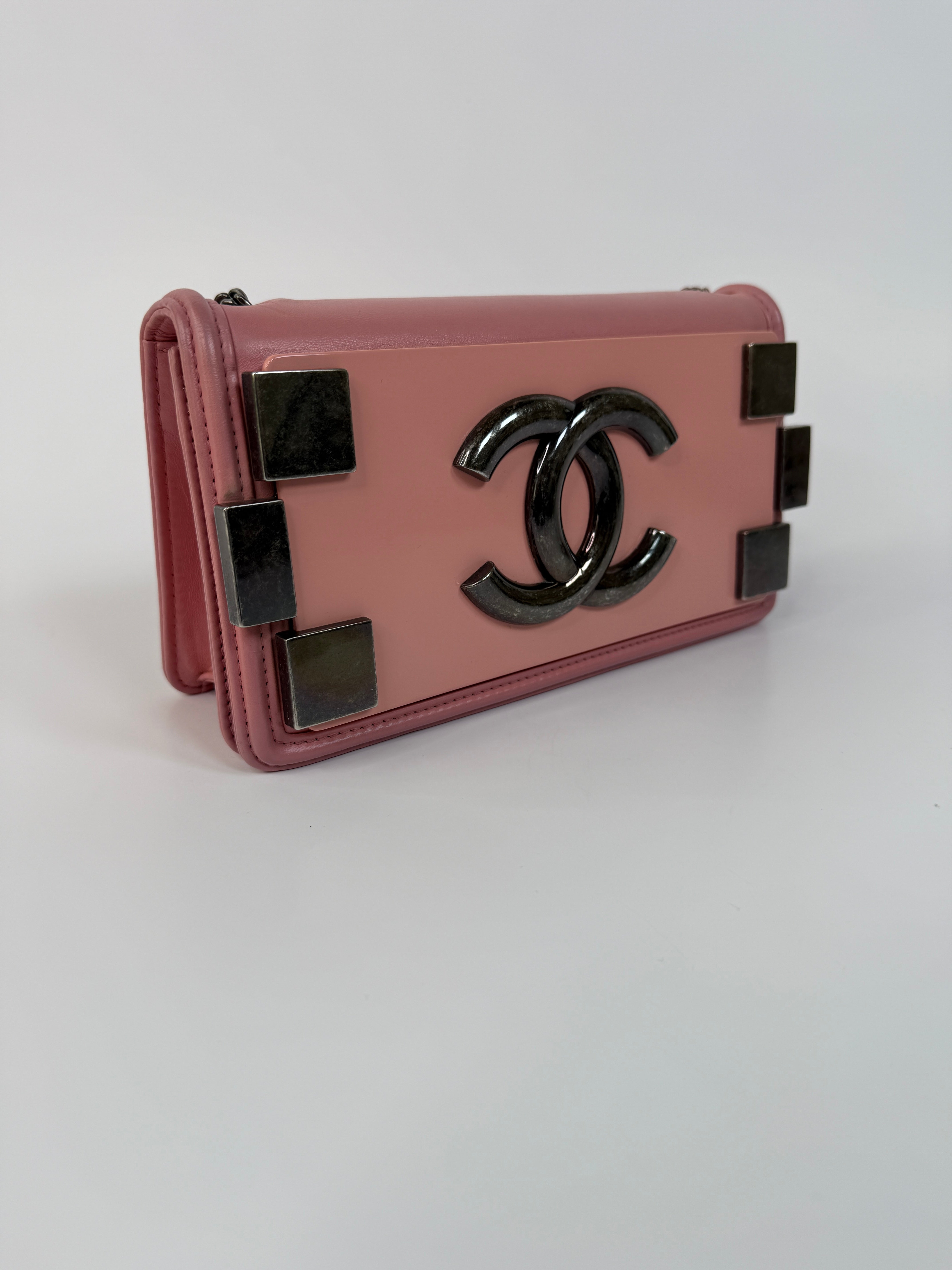 Chanel pink plexiglass Horizontal Boy Brick Bag
Pre Loved & Authentic