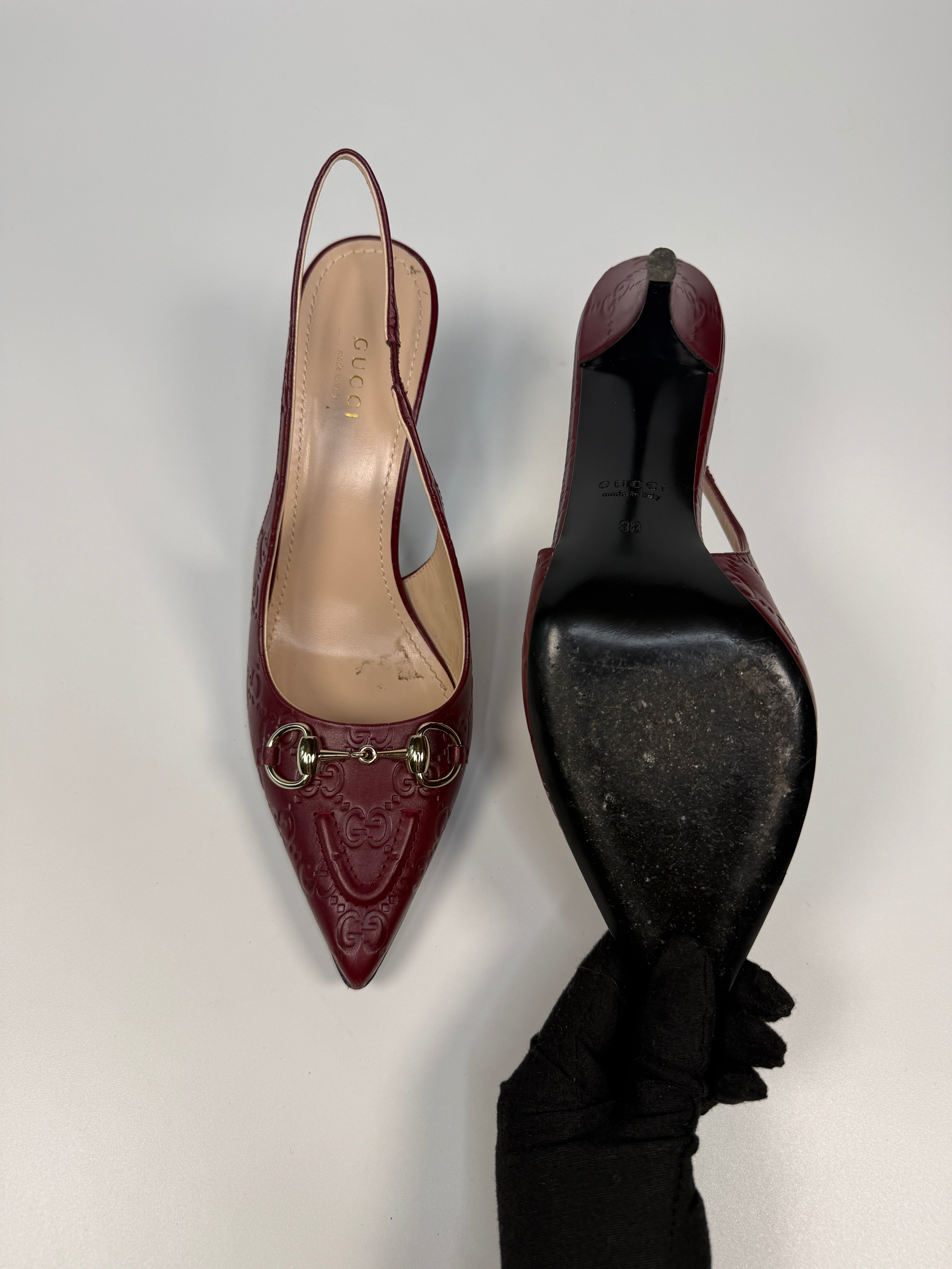 Gucci Horsebit Embellished Embossed Leather Pumps In Rosso Ancora
Authentic Pre Loved Verified by Luxe Cheshire Trusted Designer resale