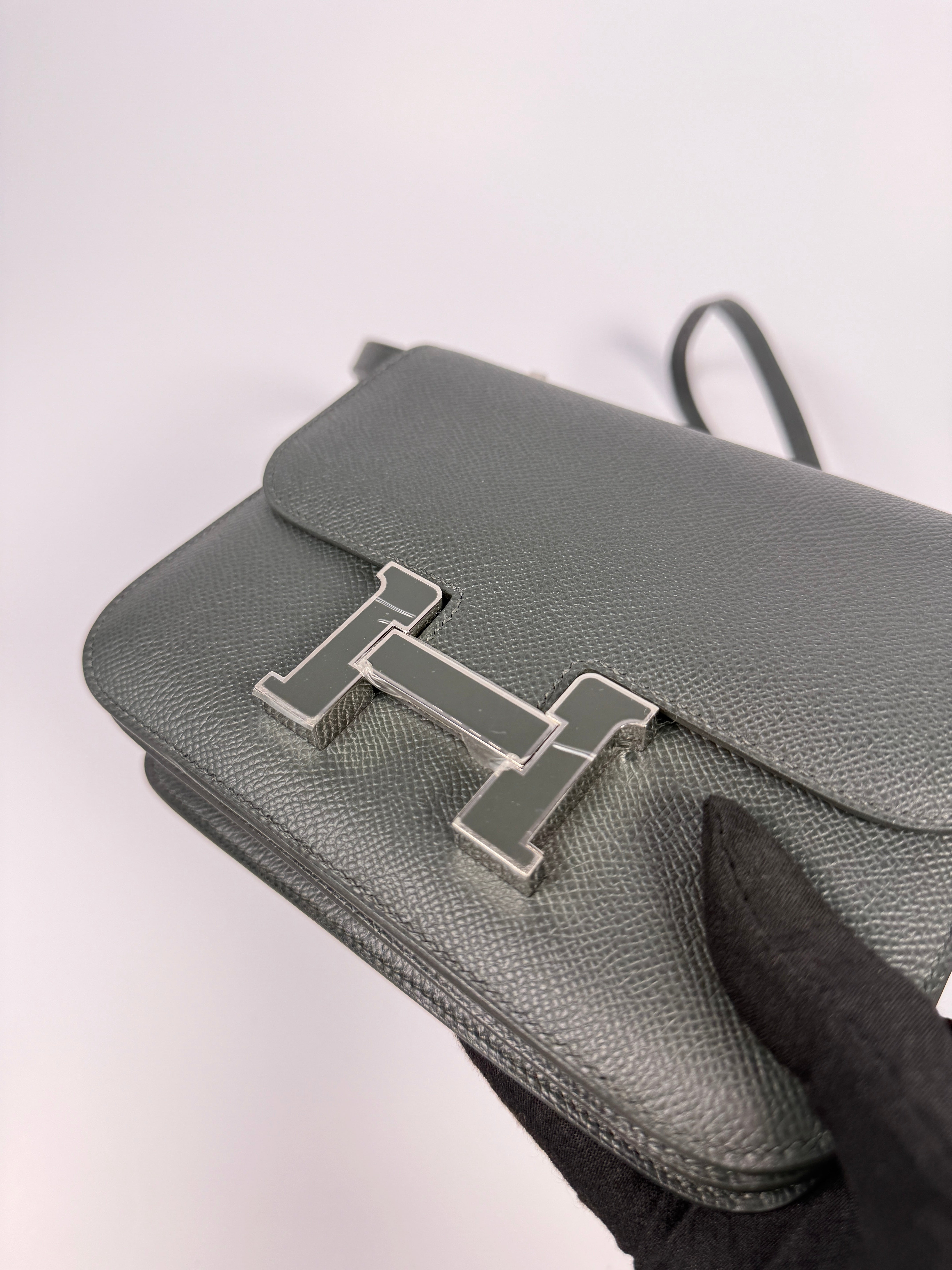 Hermès Constance 18 In Vert Mangrove Epsom Leather With Lacquered Hardware new condition authentic and preloved