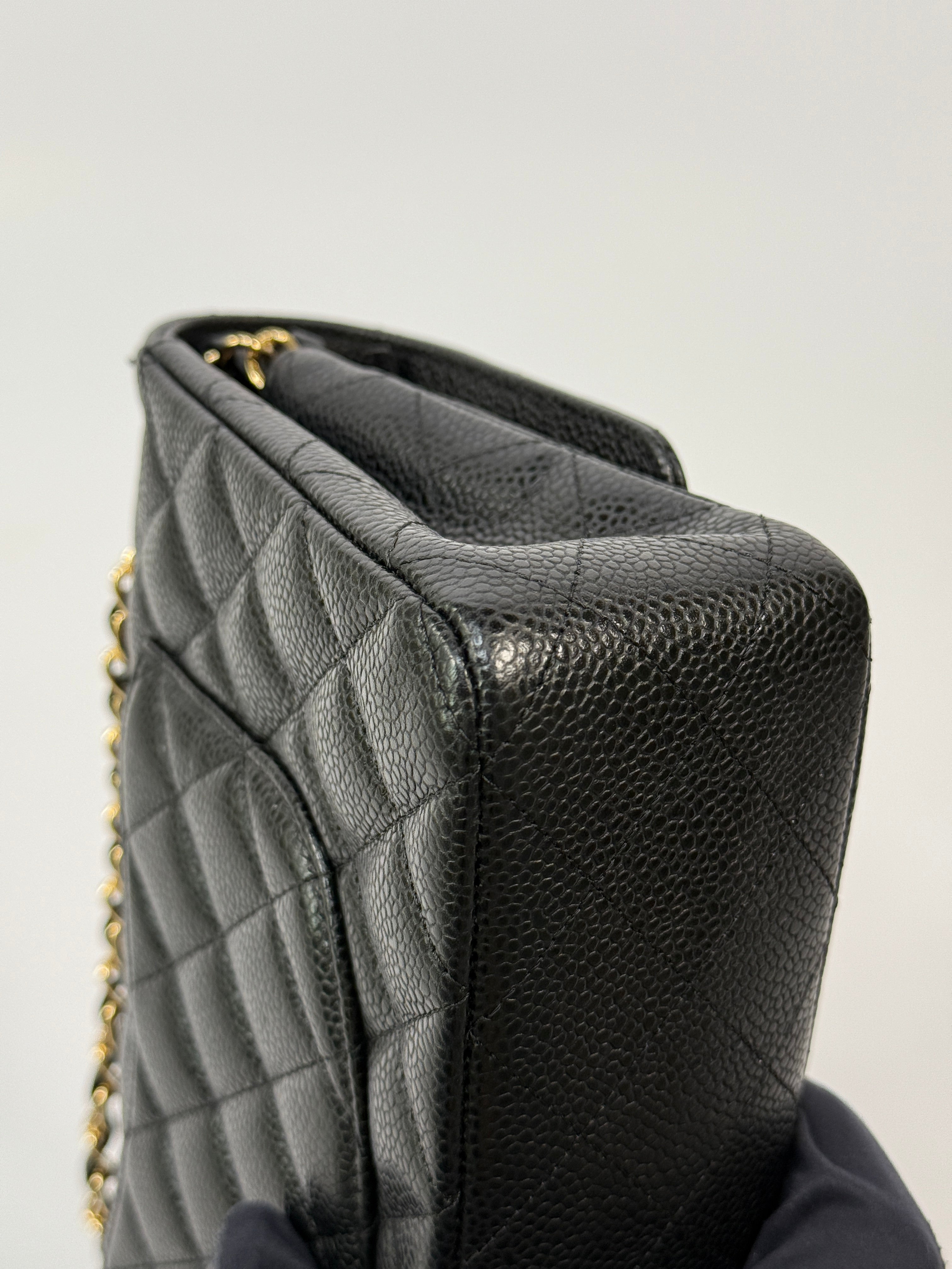 Chanel Medium Classic Double Flap Black Caviar With GHW