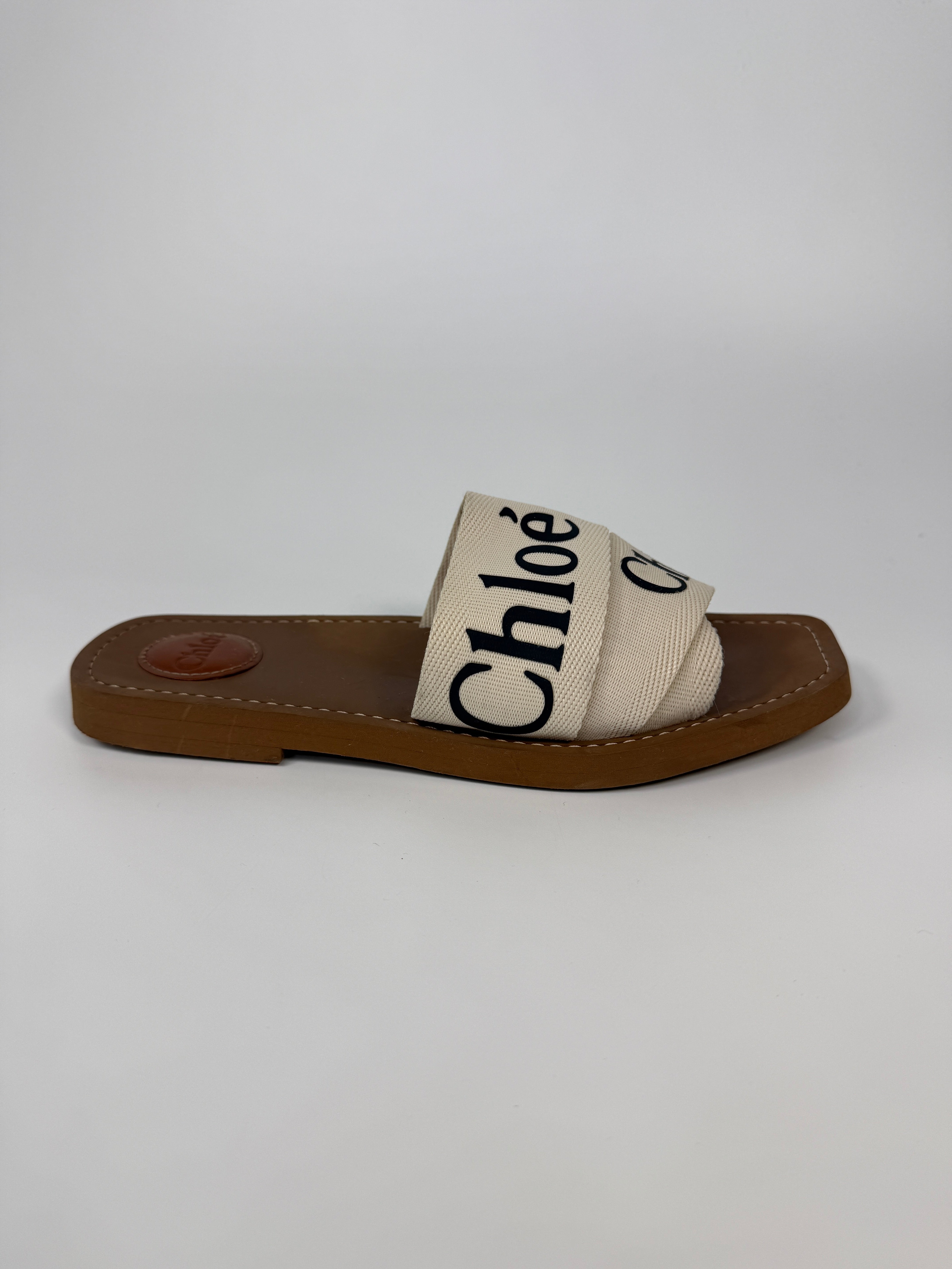 Chloe Woody Flat Mule In Excellent Condition.
Authentic Pre Loved Verified by Luxe Cheshire Trusted Designer resale