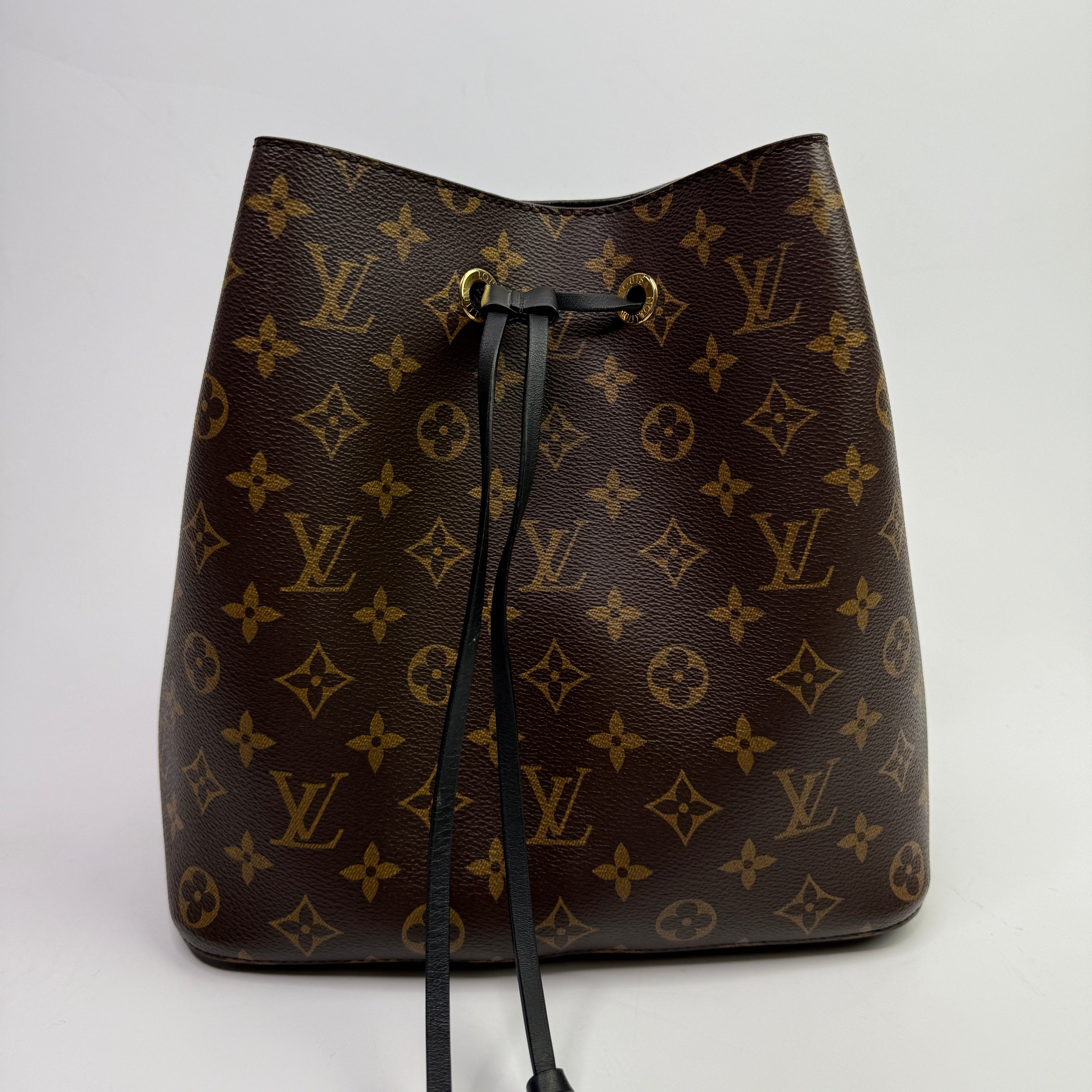 Louis Vuitton NéoNóe MM Bucket Bag