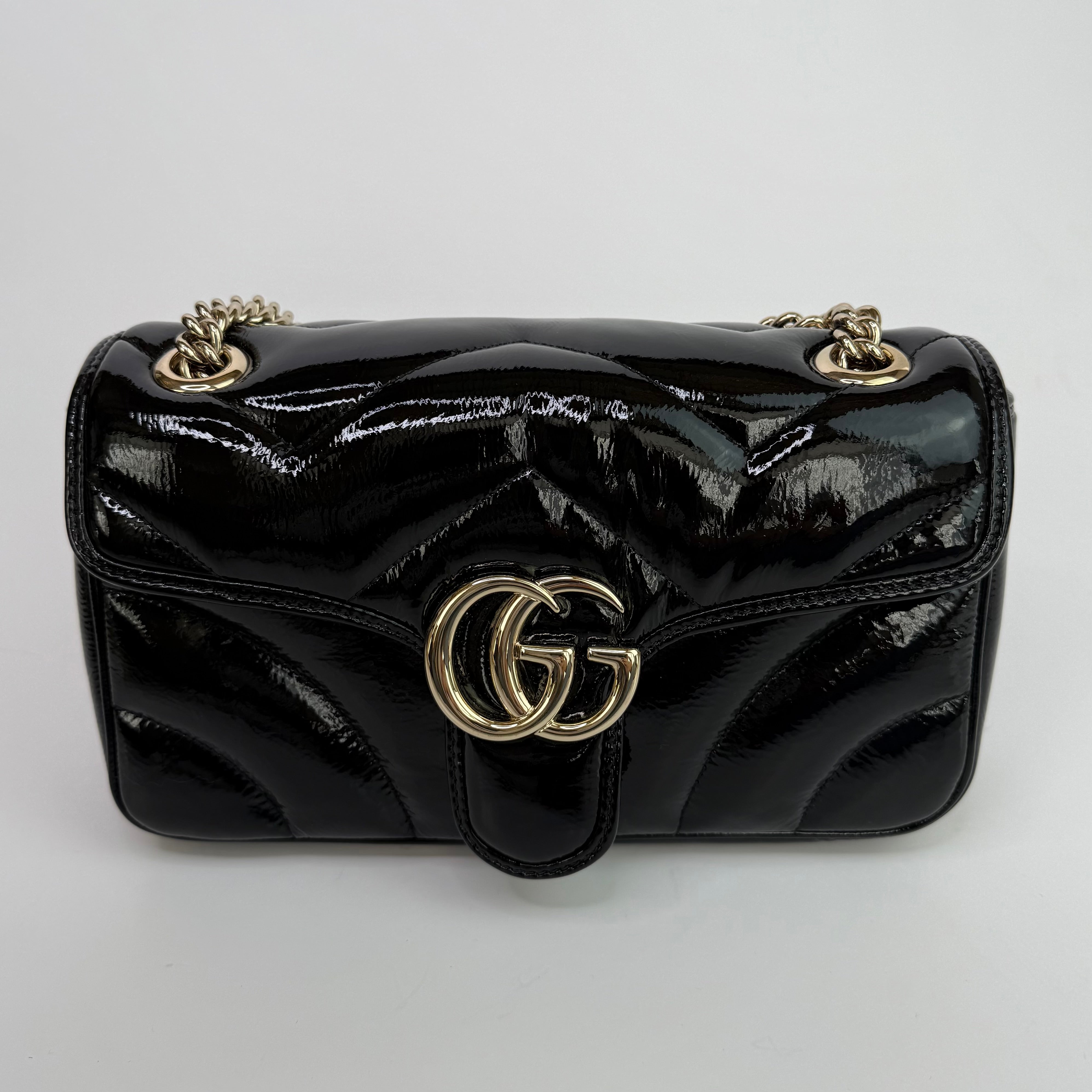 Gucci GG Medium Marmont Matelasse Shoulder Bag