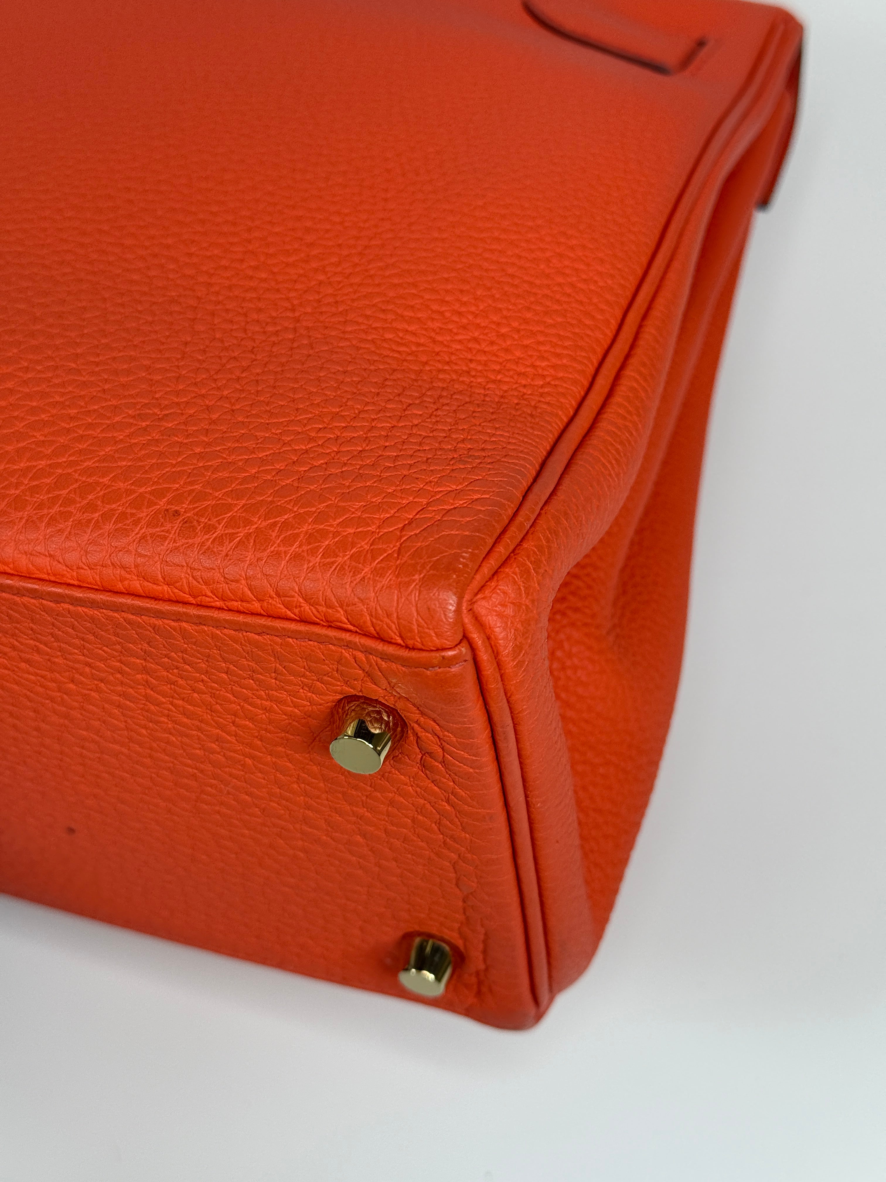 Authentic and preloved Hermès Kelly 28 In Cappucine Togo Leather Gold Hardware. Very Good Condition. 100% Authenticity guarantee