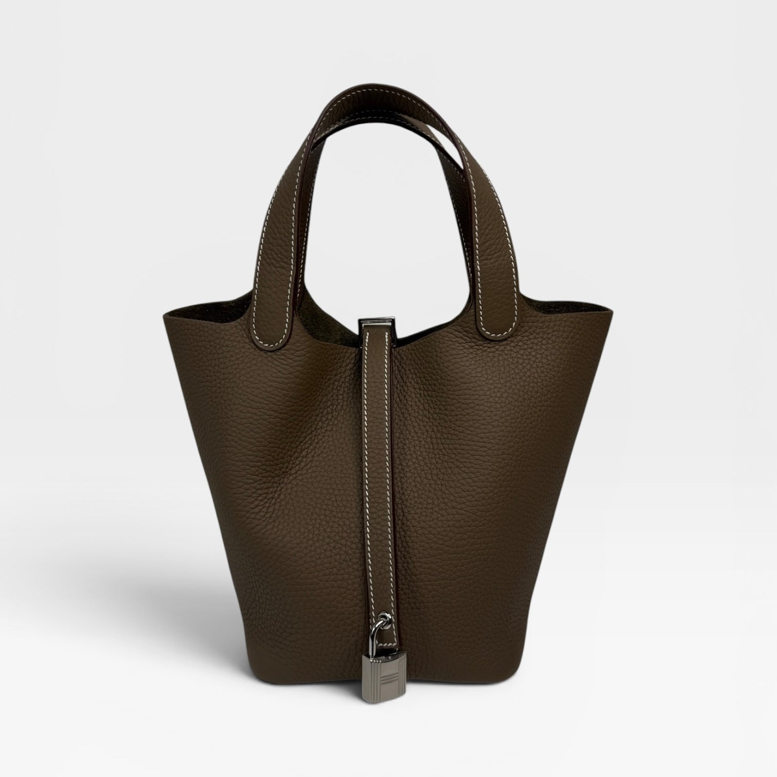 Hermès Picotin 18 In Etoupe Clemence Leather With Palladium Hardware
Authentic Pre Loved Verified by Luxe Cheshire Trusted Designer resale