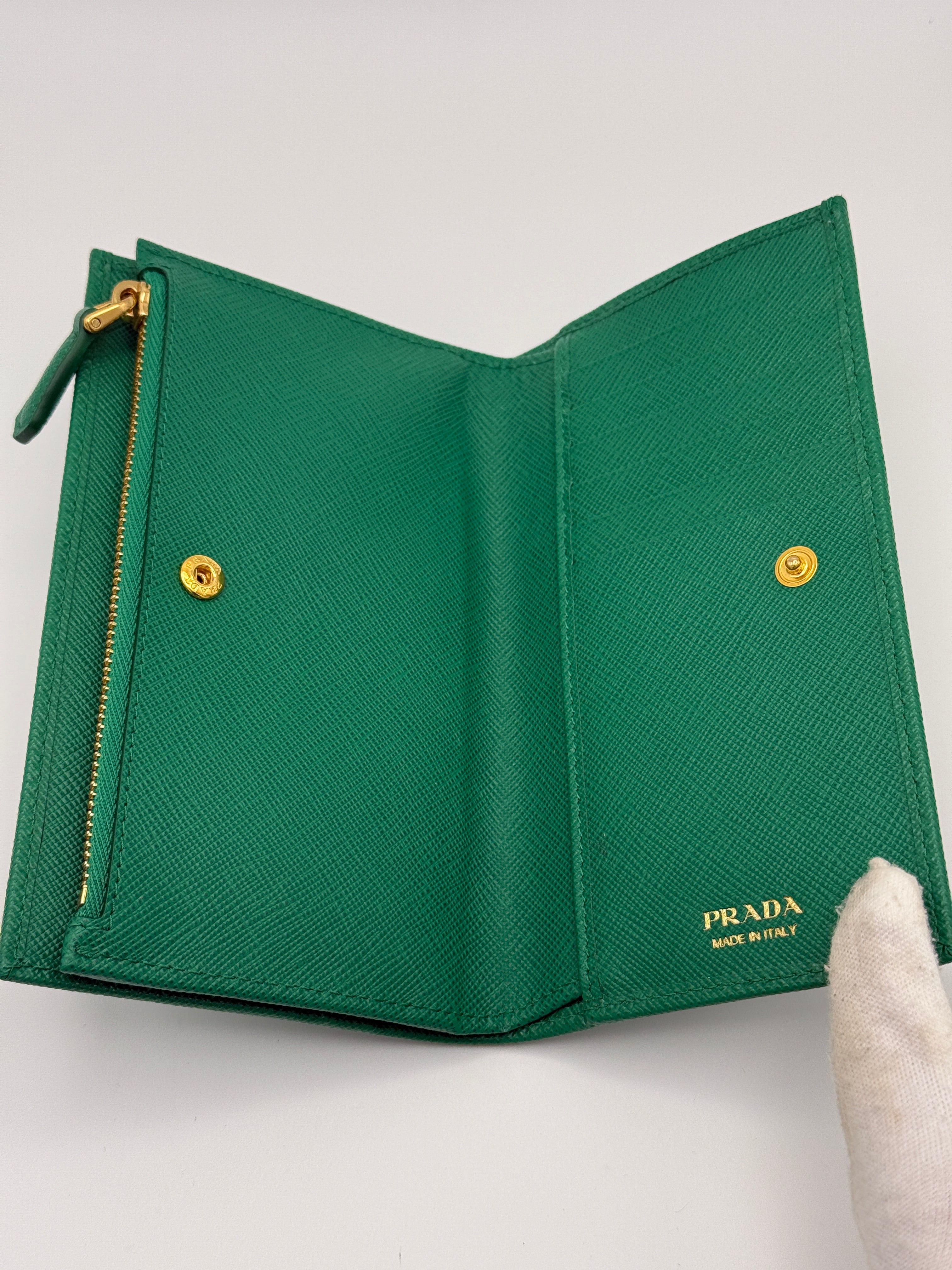 Prada Large Wallet In Green Saffiano Leather