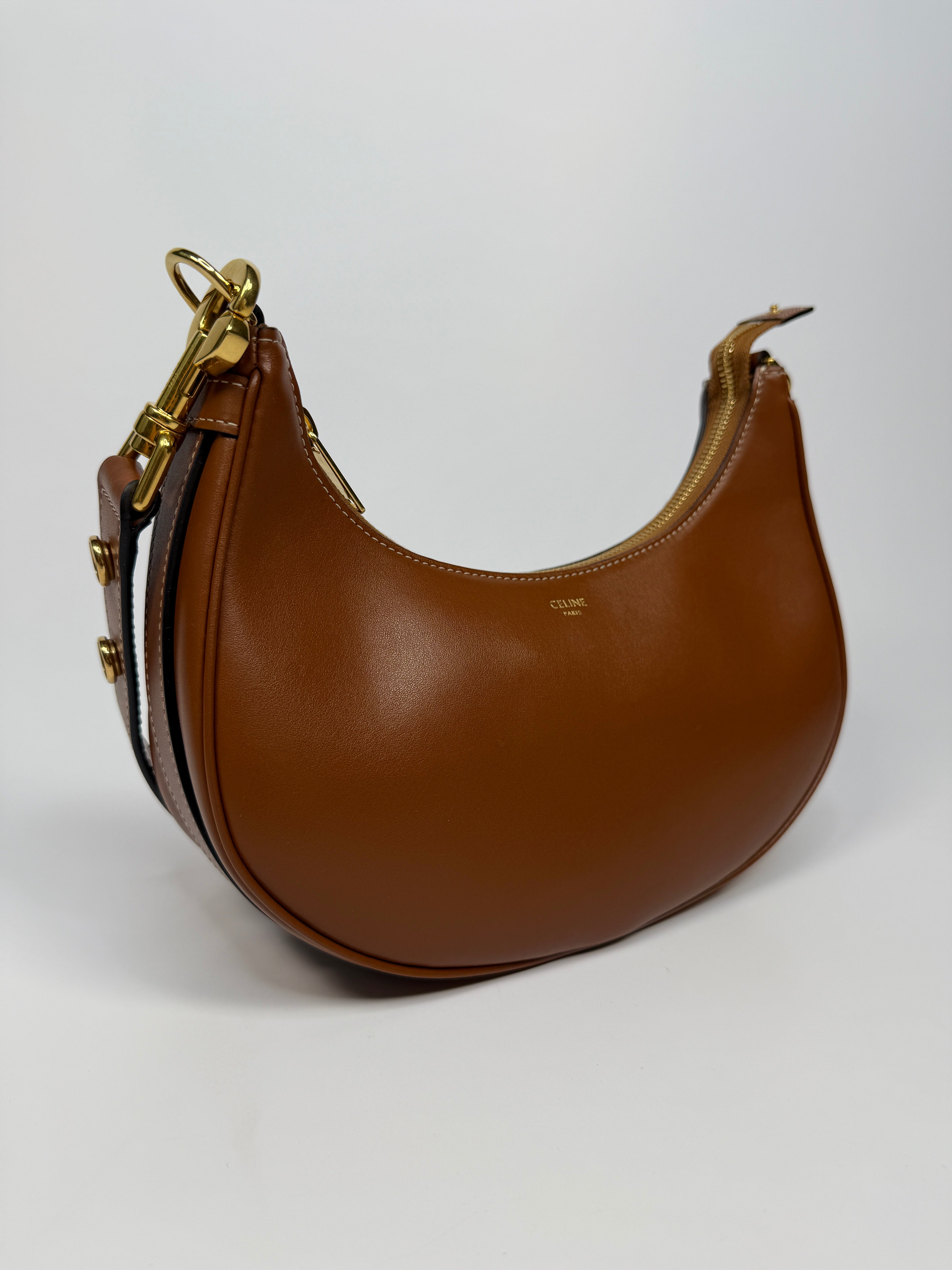 Celine Medium Ava Bag
Pre Loved & Authentic