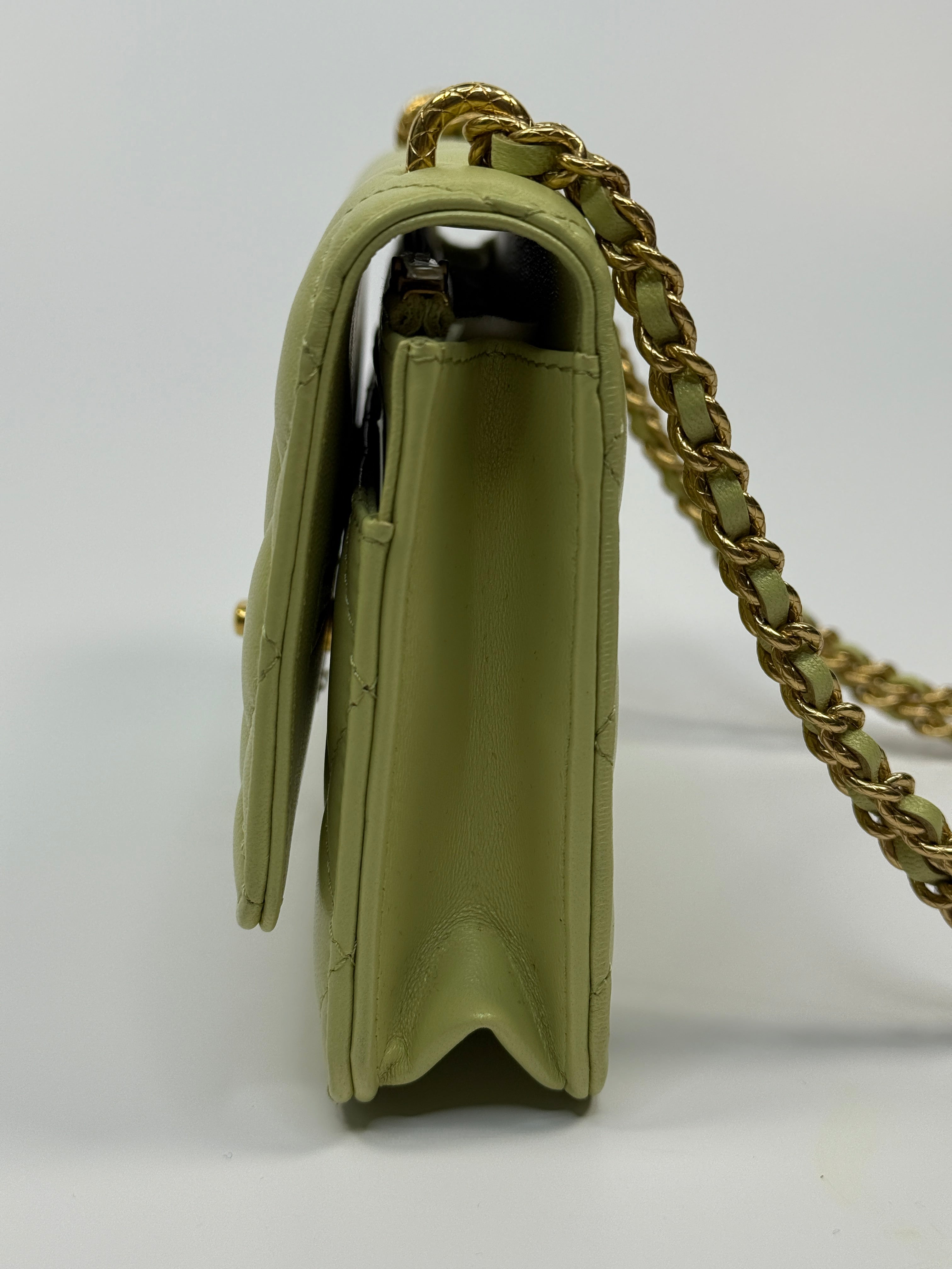 Chanel Wallet On Chain In Green Lambskin With Gold Hardware
Pre Loved & Authentic