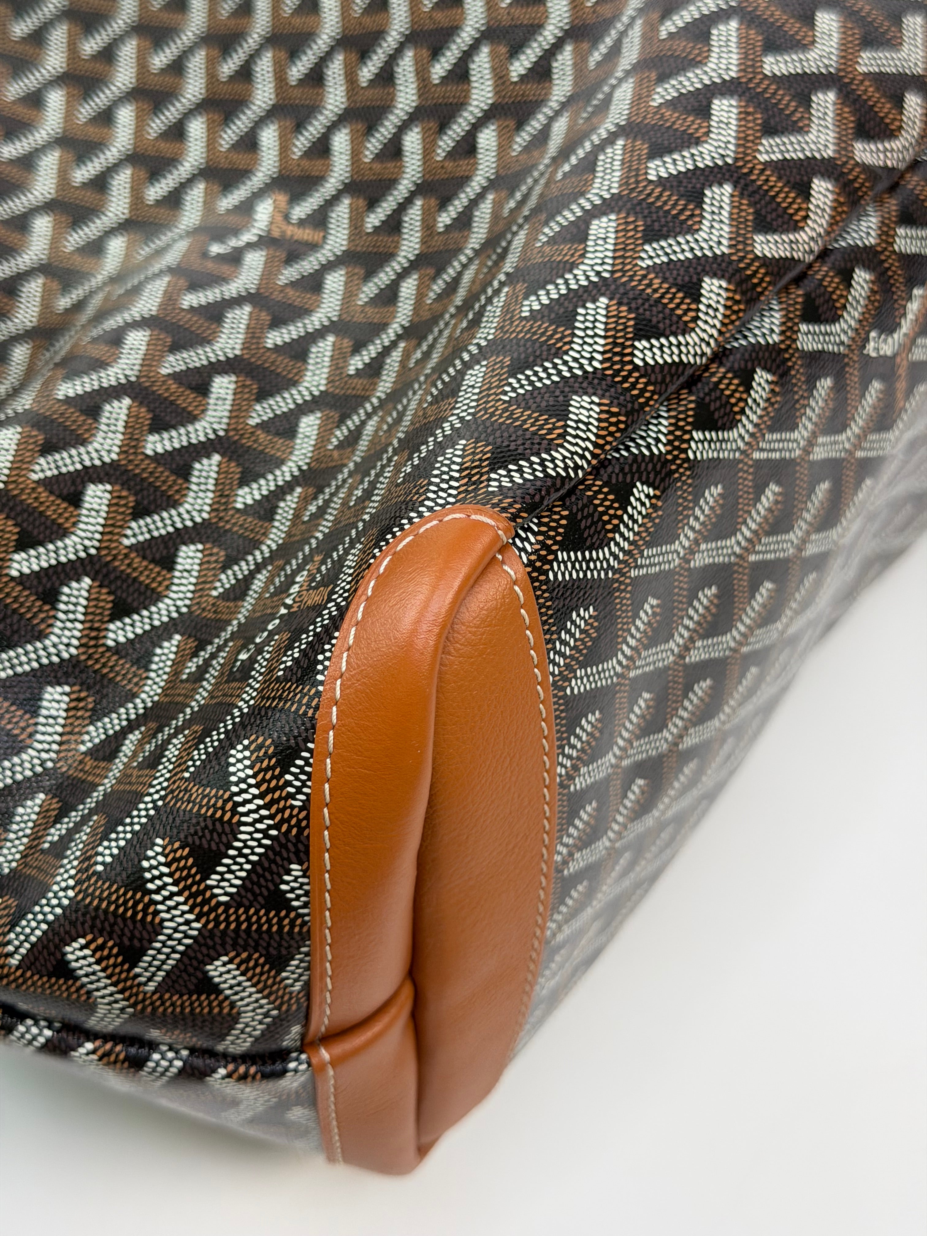 Goyard Artois MM Bag In Black Monogram. Authentic and preloved in excellent condition. 100% guarantee