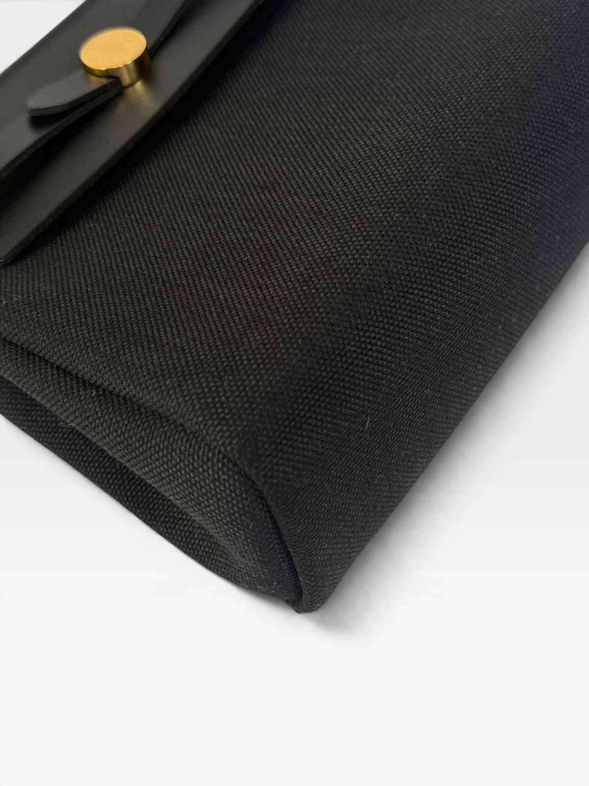 Hermès Herbag Zip 20 In Noir / Noir Canvas With Gold Hardware. Authentic and preloved in new and unused condition. 100% Guarantee