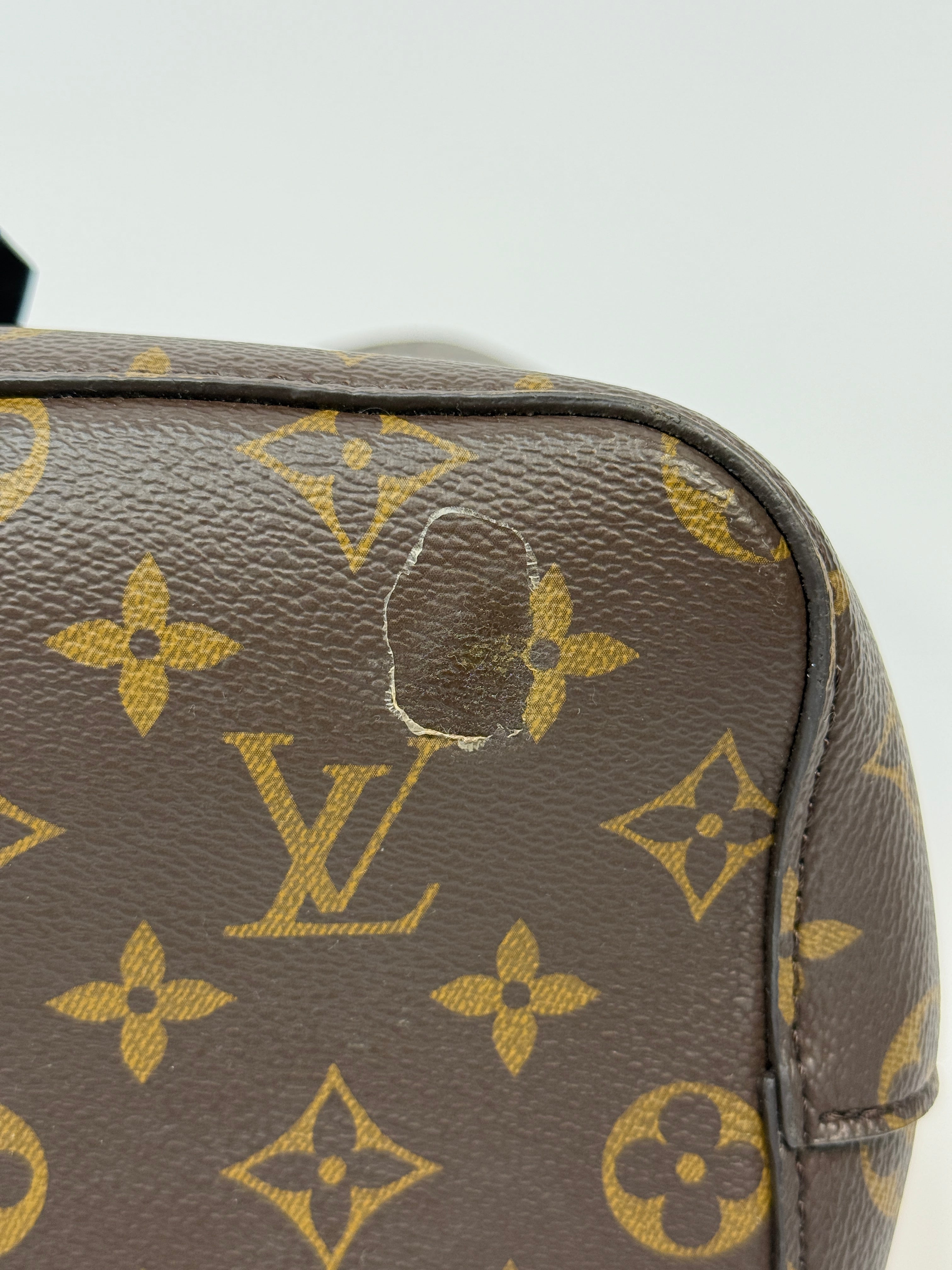 Authetic and preloved Louis Vuitton NéoNóe MM Bucket Bag In Brown Coated Canvas