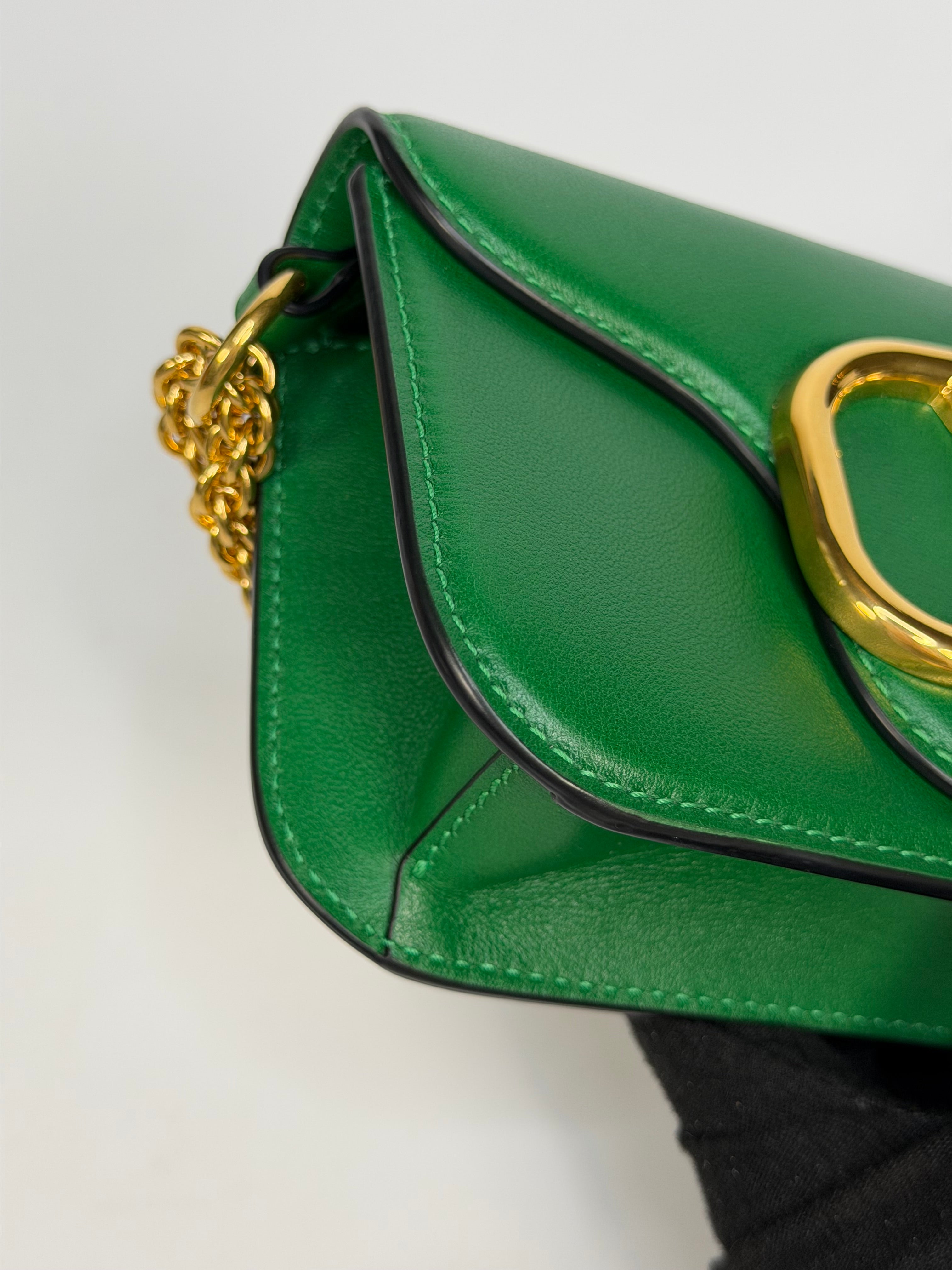 Valentino Garavani Locò Small Shoulder Bag In Green Leather With Gold Hardware. Authentic and preloved in excellent condition