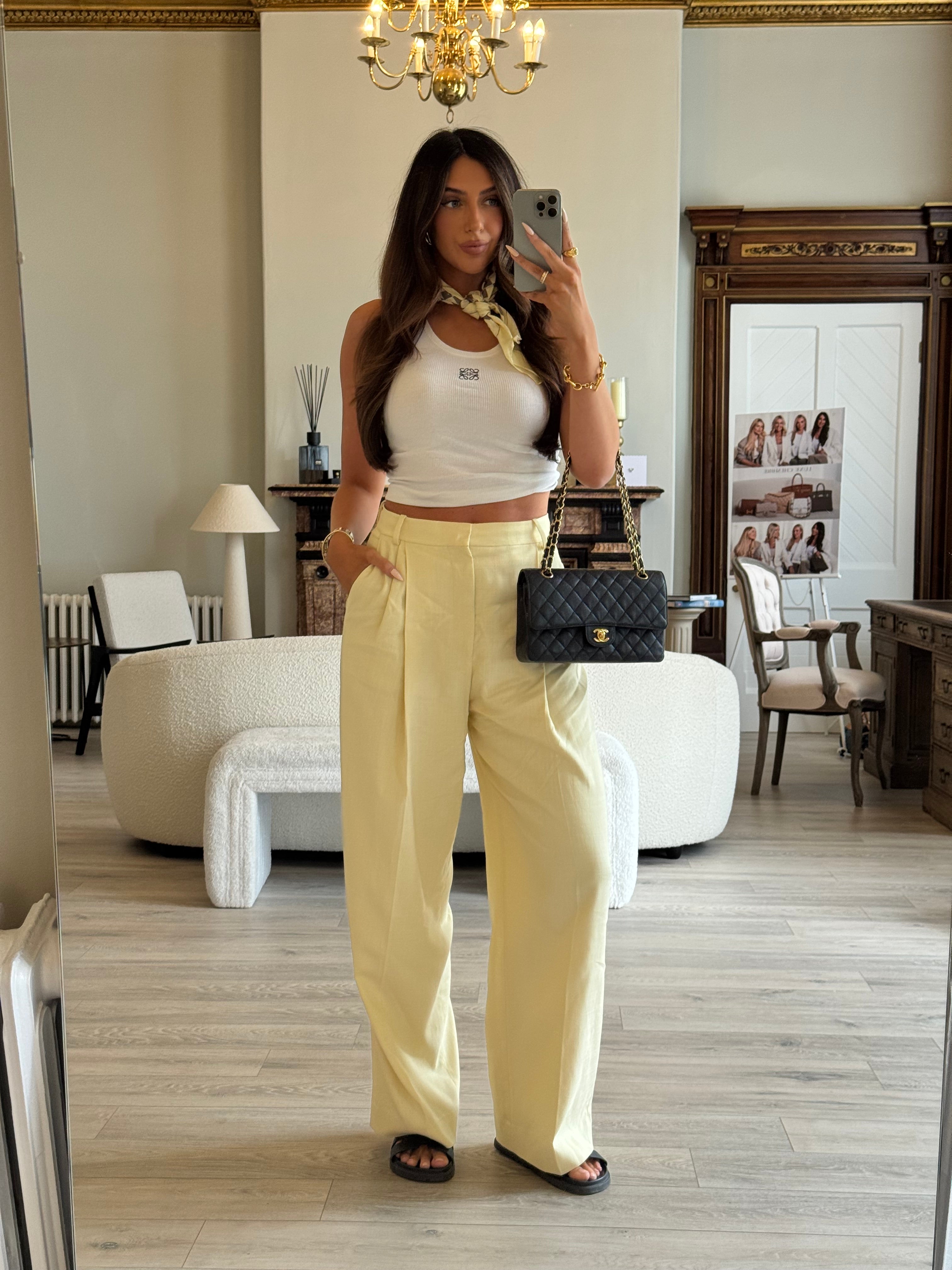 Chanel Medium Classic Double Flap Black Caviar With GHW