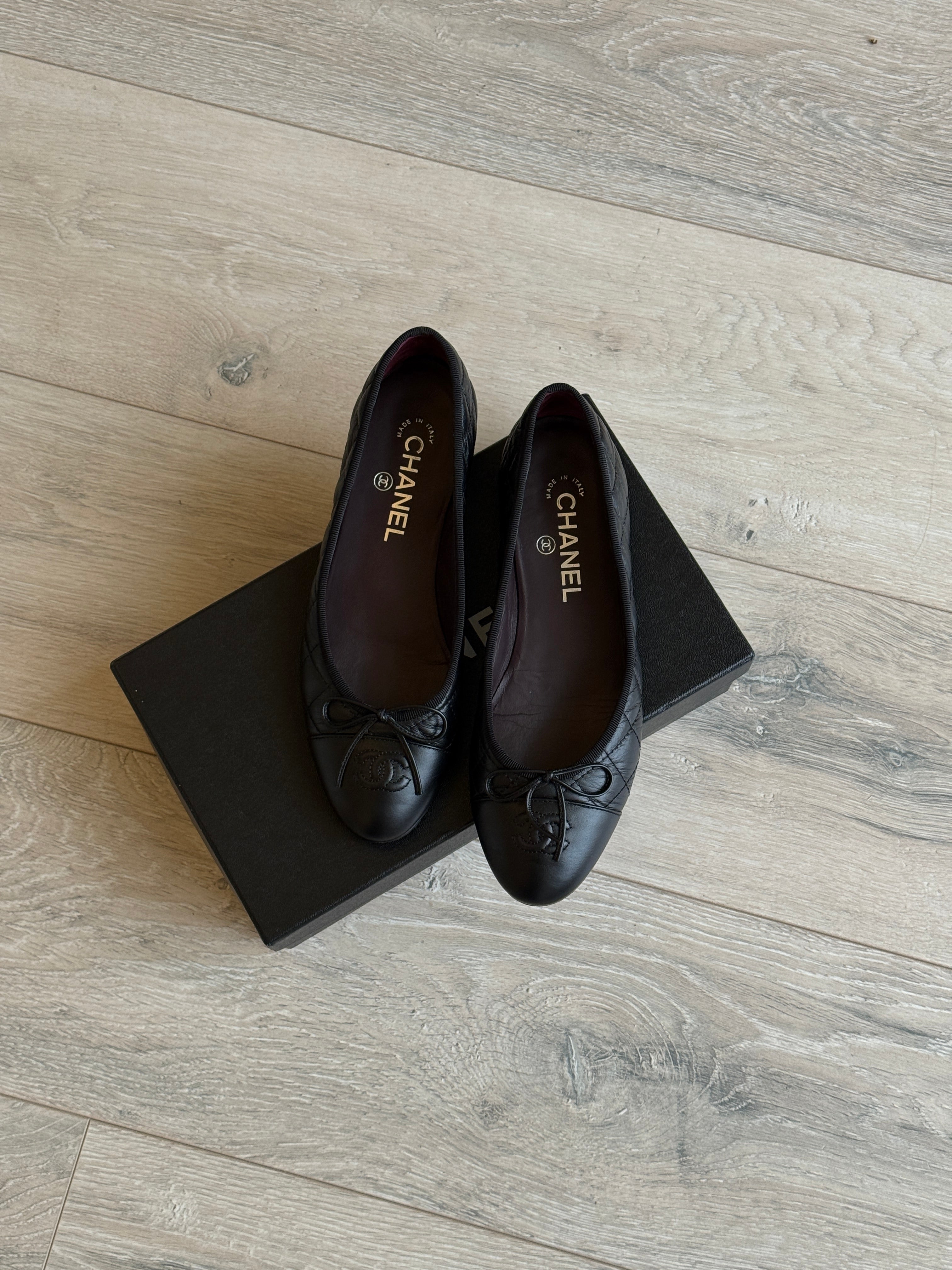 Authentic and preloved Chanel Ballet Pumps (Size 38/UK5) Very Good Condition. 100% Authenticity guarantee