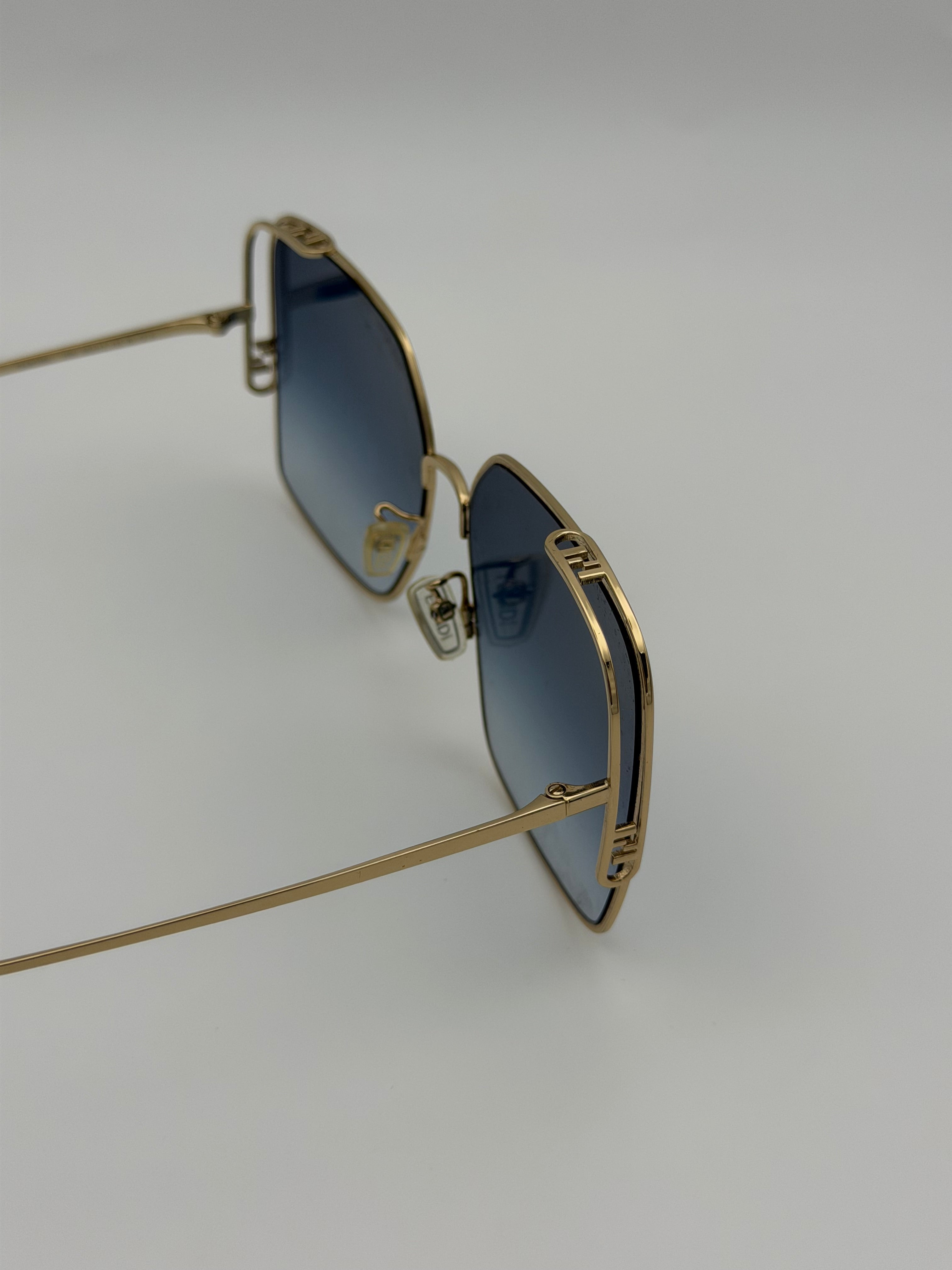 Fendi O'Lock Square Sunglasses
Authentic Pre Loved Verified by Luxe Cheshire Trusted Designer resale