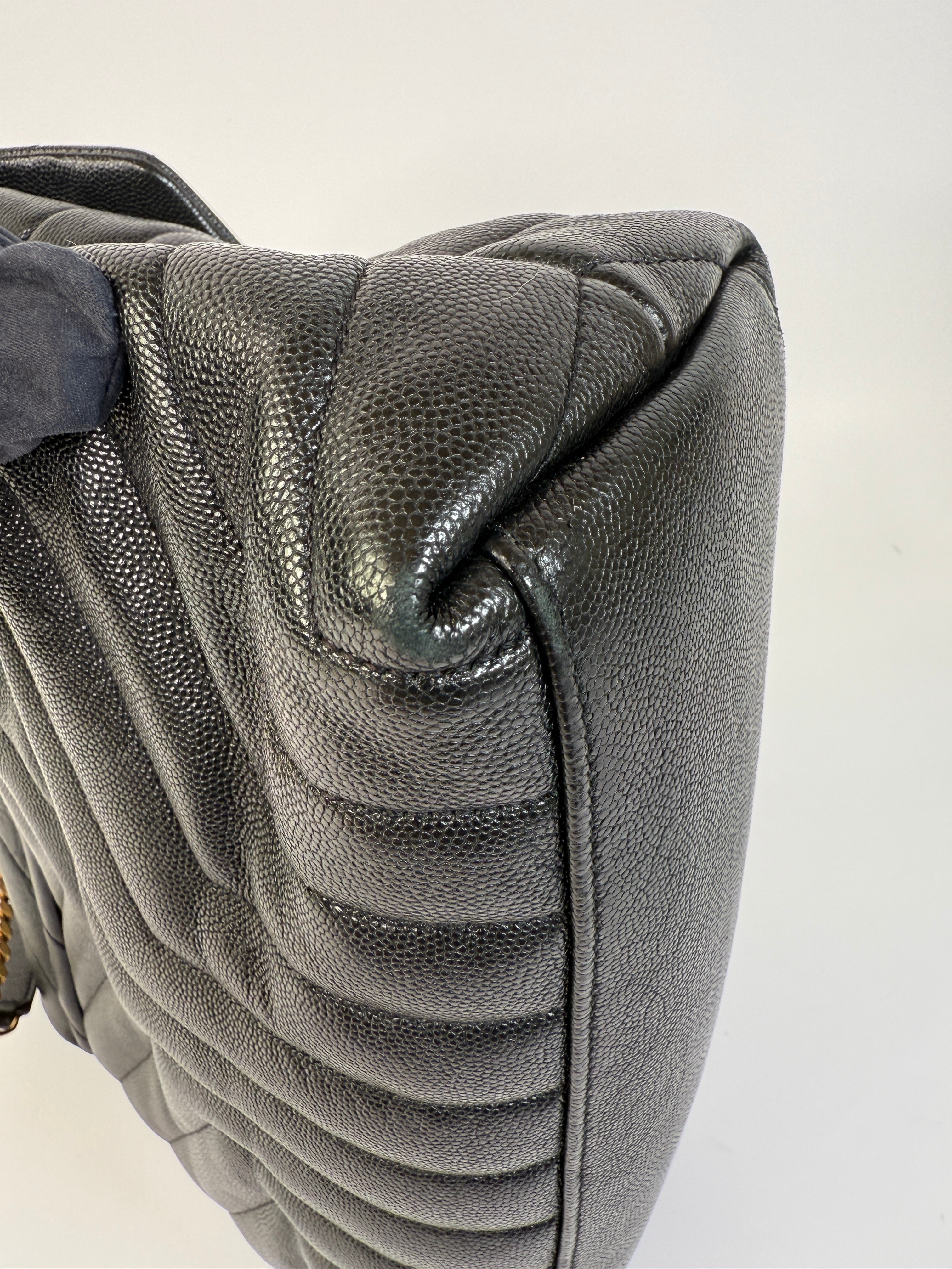 Saint Laurent Medium Grain De Poudre Loulou Shoulder Bag