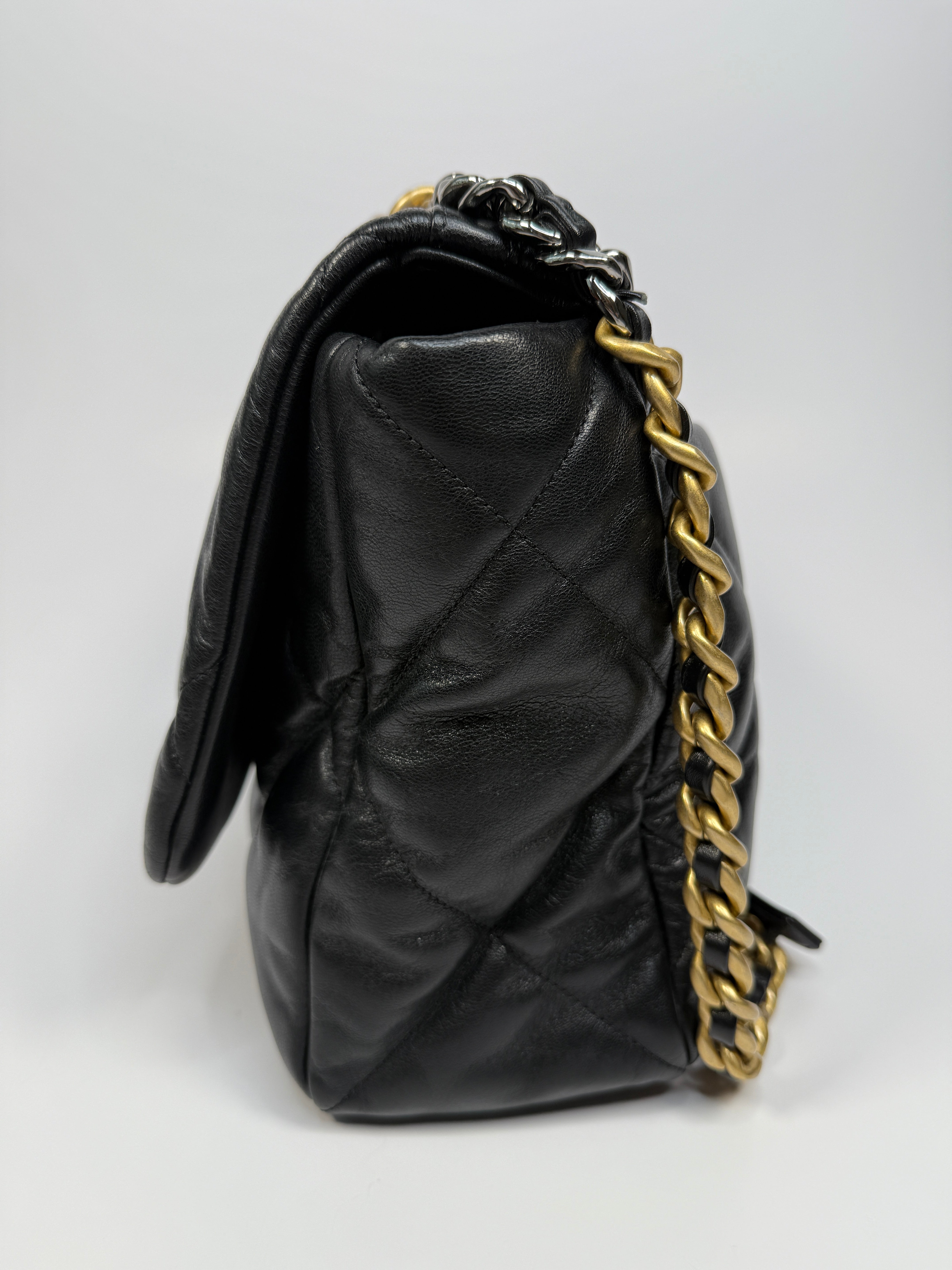 Chanel 19 Maxi Flap Bag
Pre Loved & Authentic