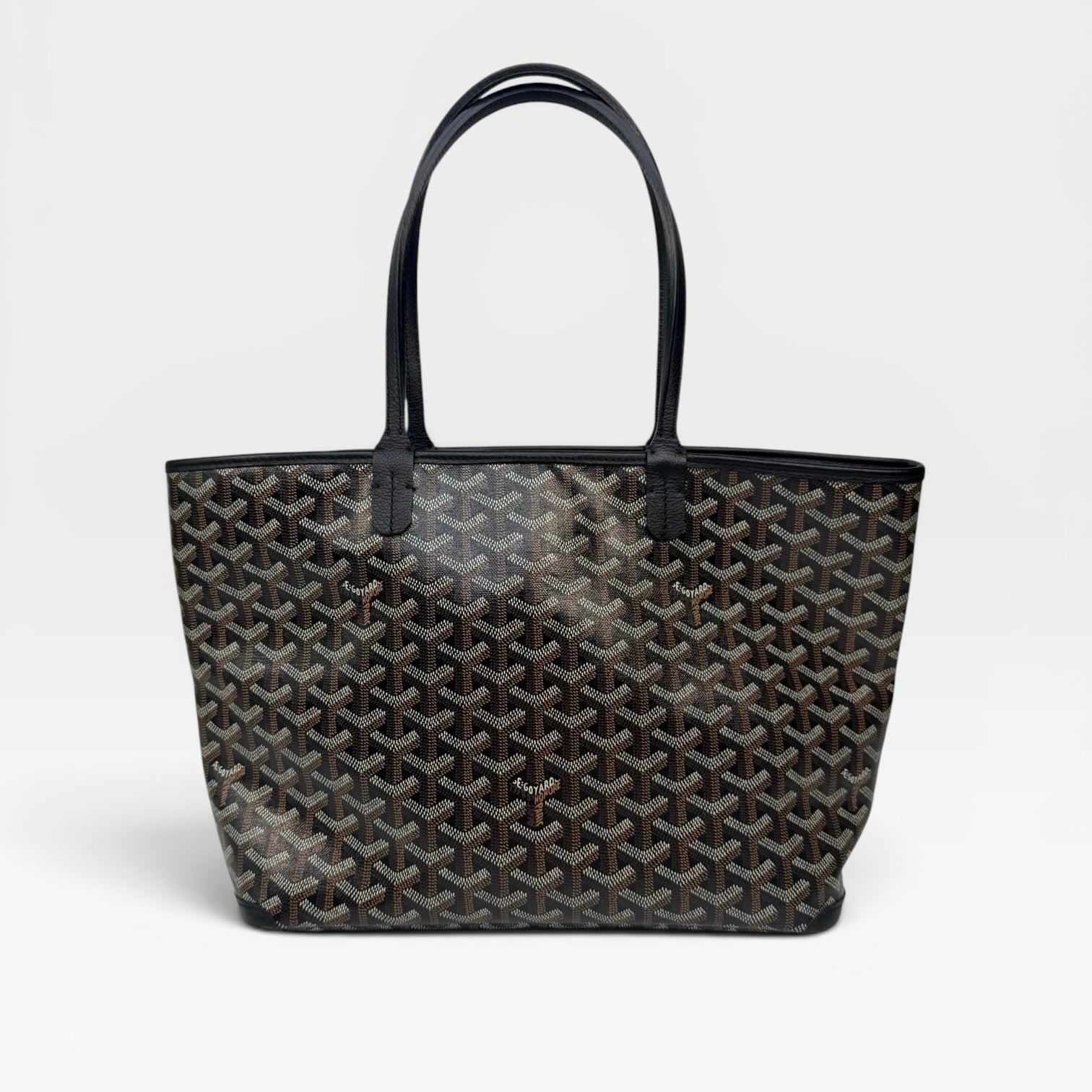 Goyard Artois PM Bag In Black Monogram. Authentic and preloved in very good condition. 100% guarantee