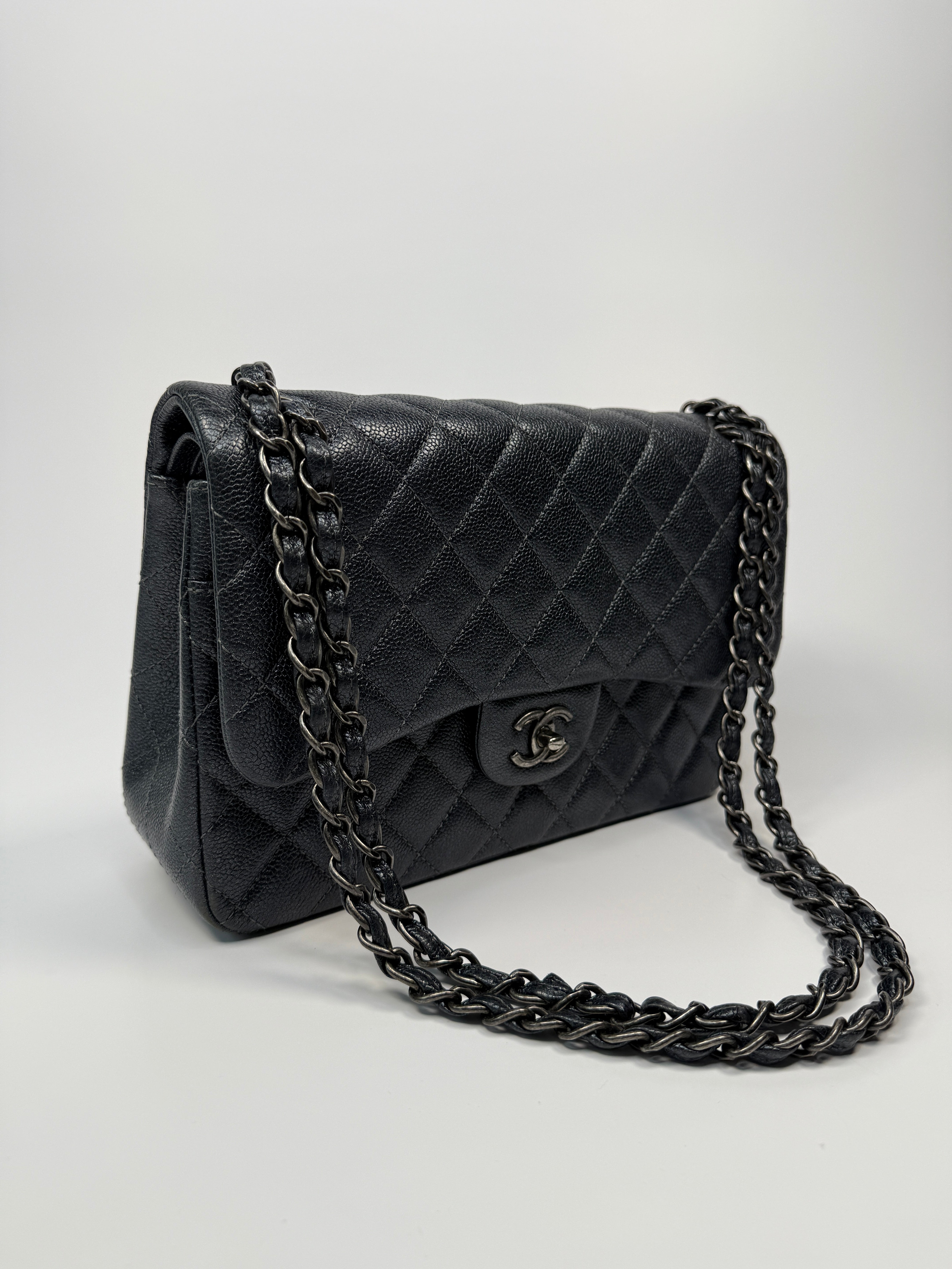 Chanel Jumbo Gunmetal Metallic Calfskin Leather With Ruthenium Hardware
Pre Loved & Authentic