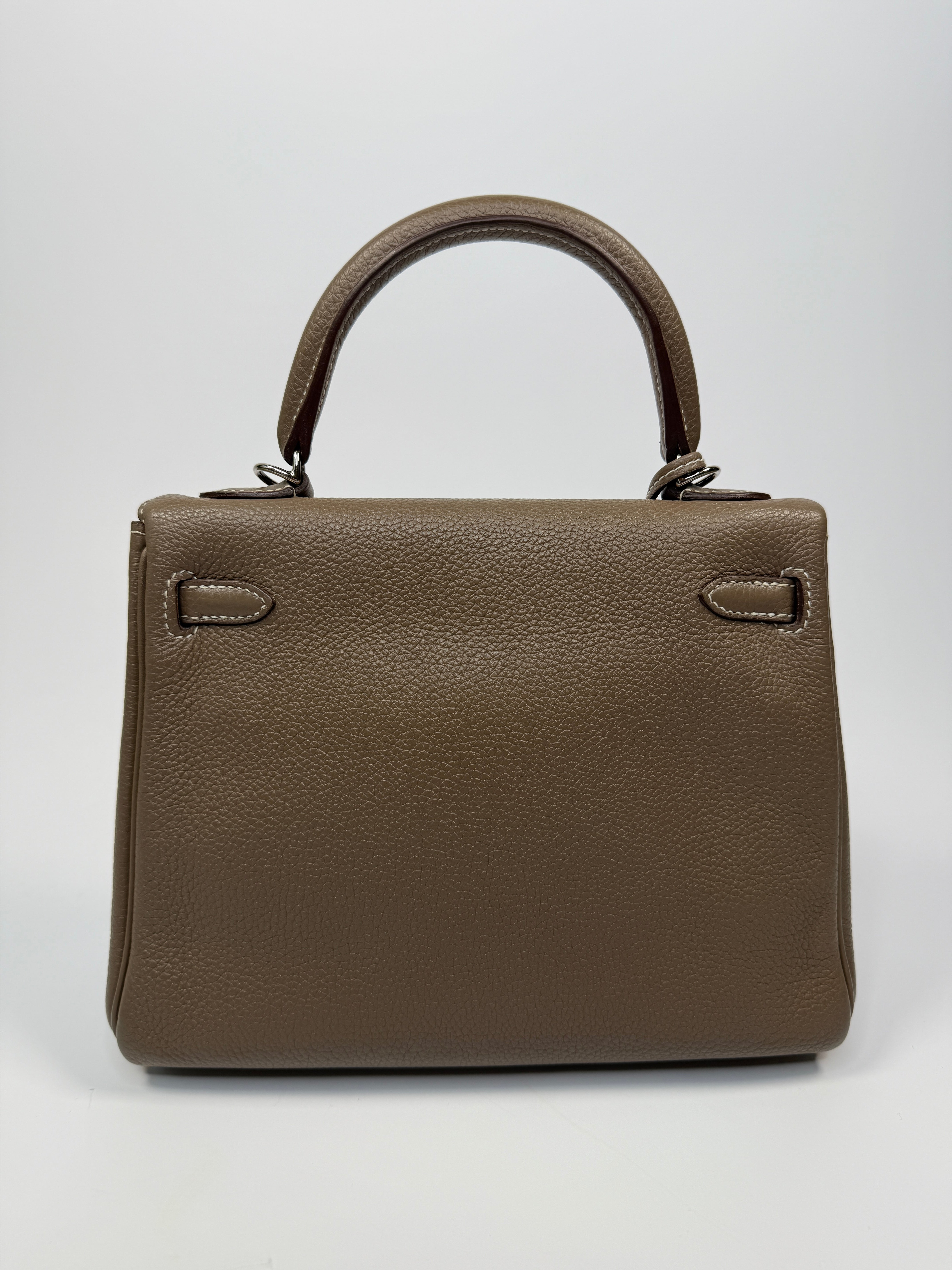 Hermès Kelly 25 In Etoupe Togo Leather With PHW