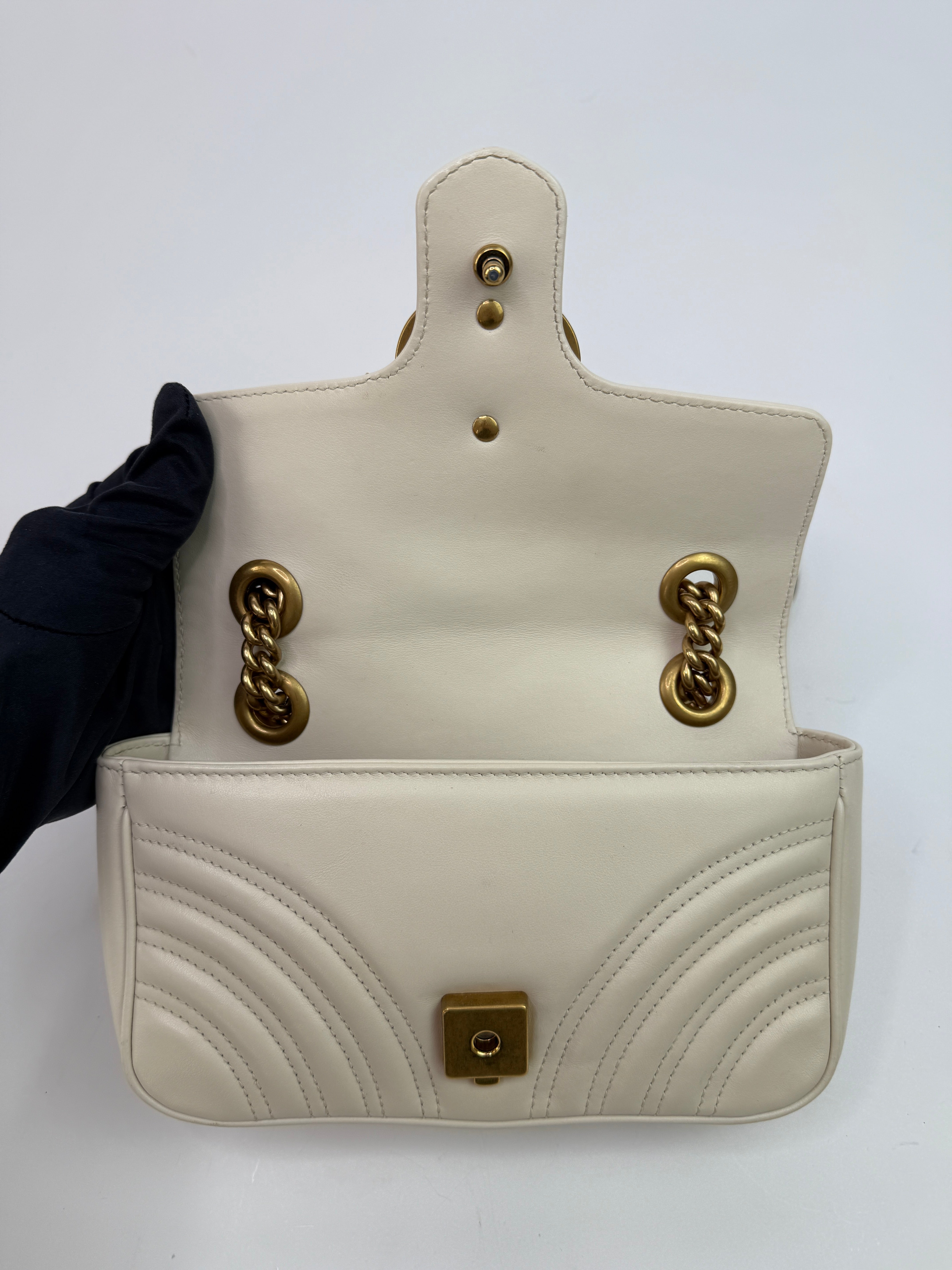 Gucci GG Small Marmont Matelasse Shoulder Bag