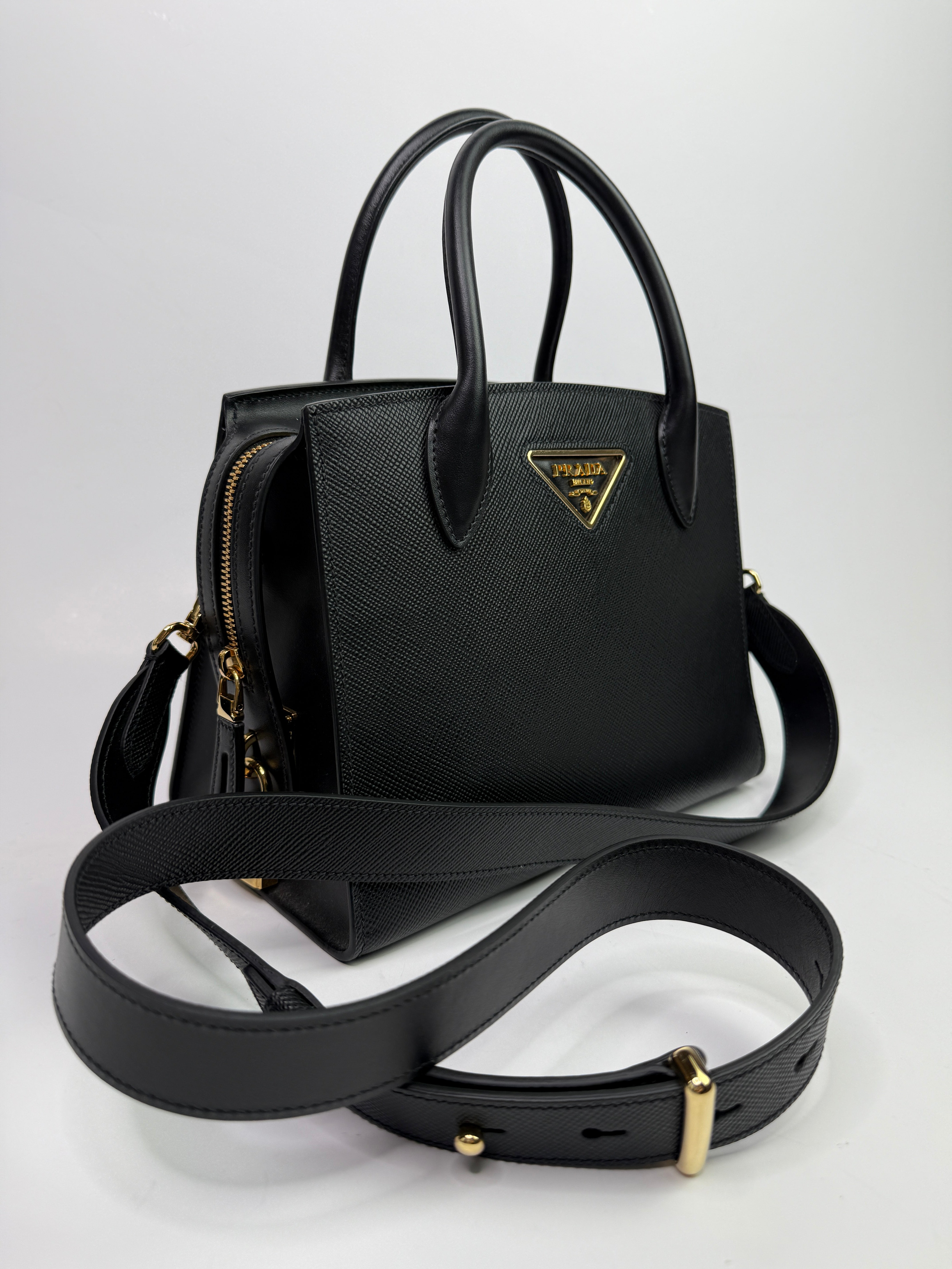 Prada Tote In Black Saffiano Leather