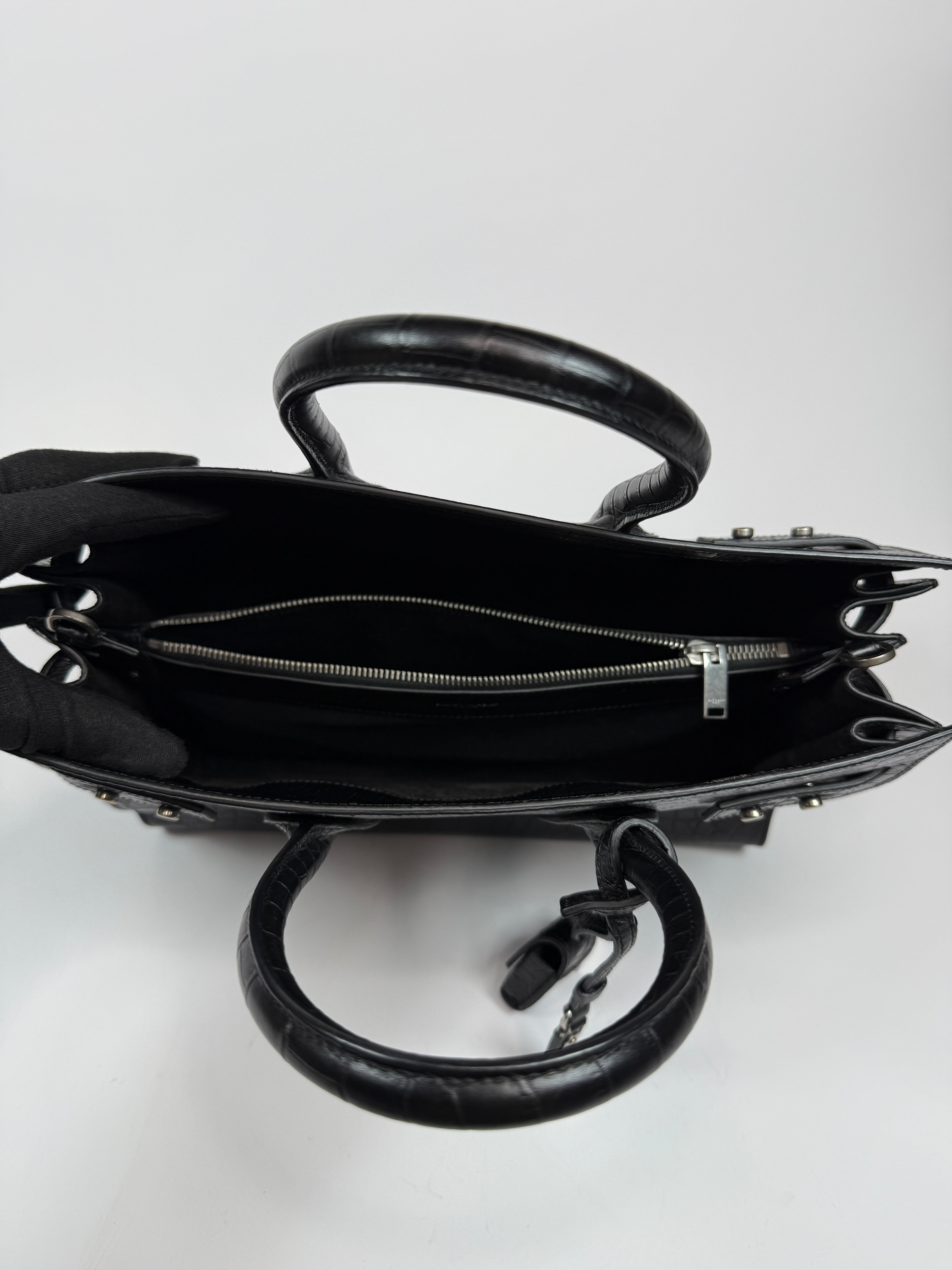 Saint Laurent Large Sac De Jour In Black Croc Embossed Leather With Silver hardware In excellent preloved condition Authentic and preloved.