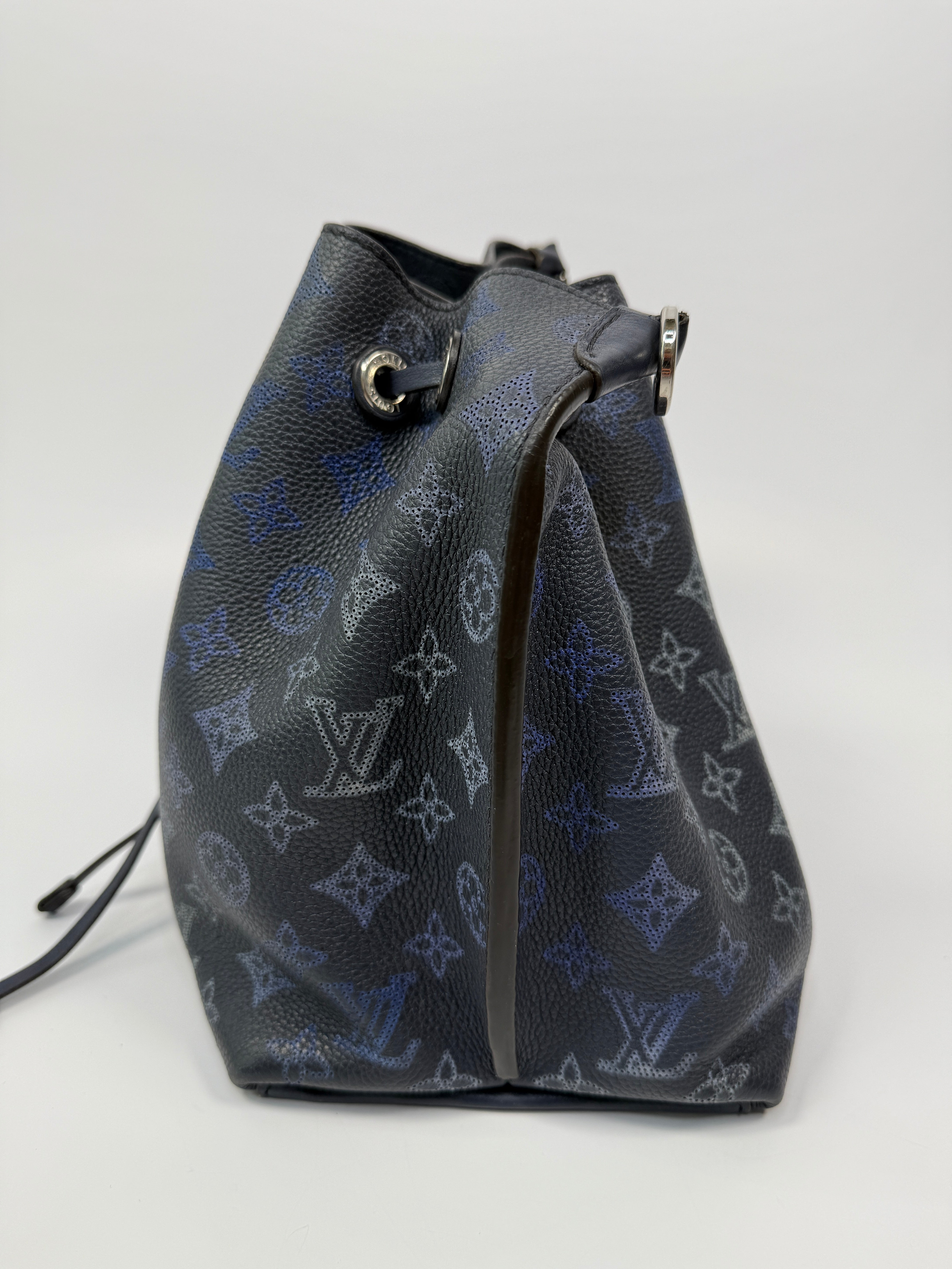 Louis Vuitton Muria Bucket Bag In Mahina Calfskin Leather