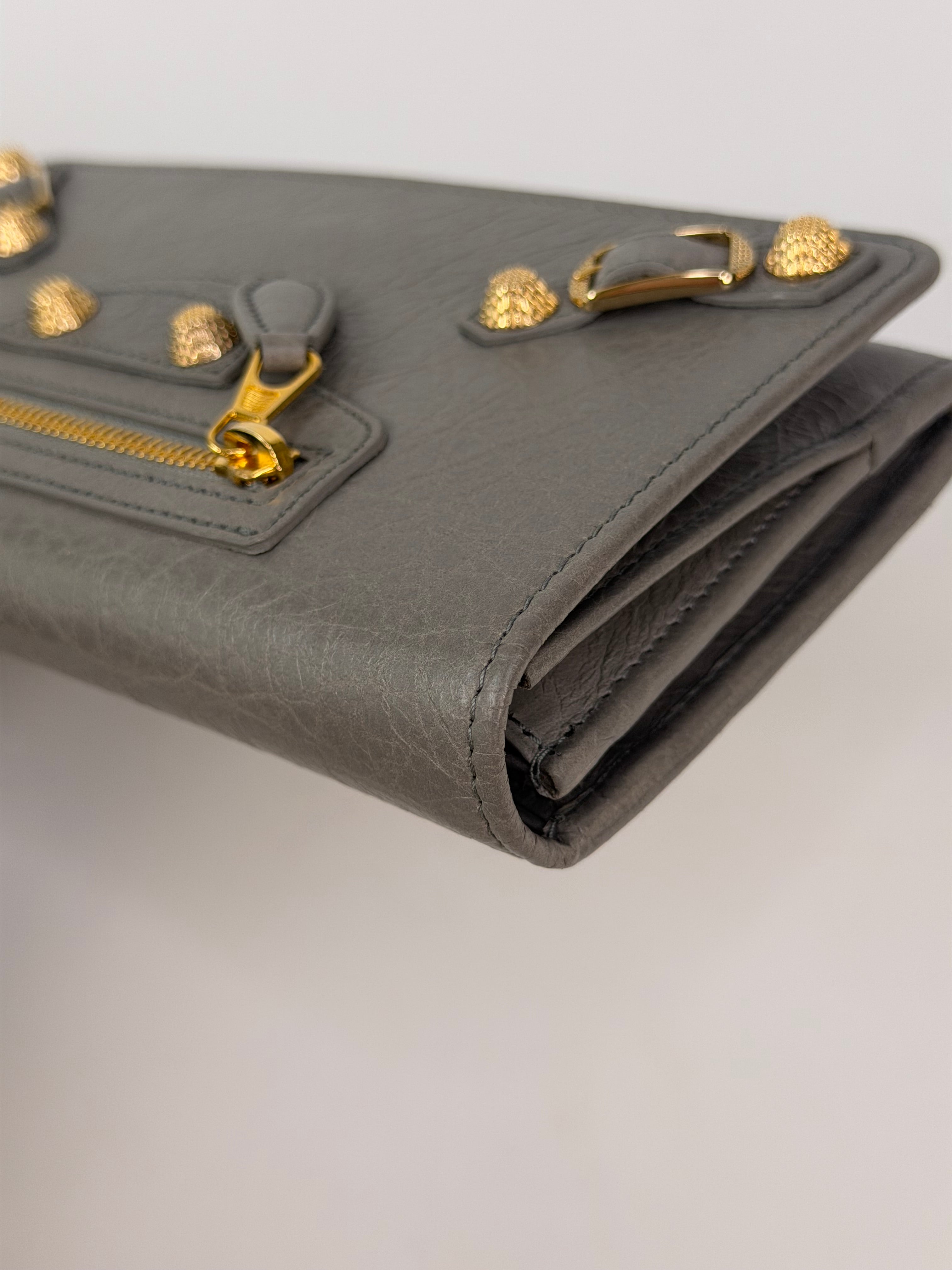 Balenciaga Le City Money Long Wallet In Grey Lambskin Gold Hardware. Authentic and preloved in excellent condition. 100% guarantee