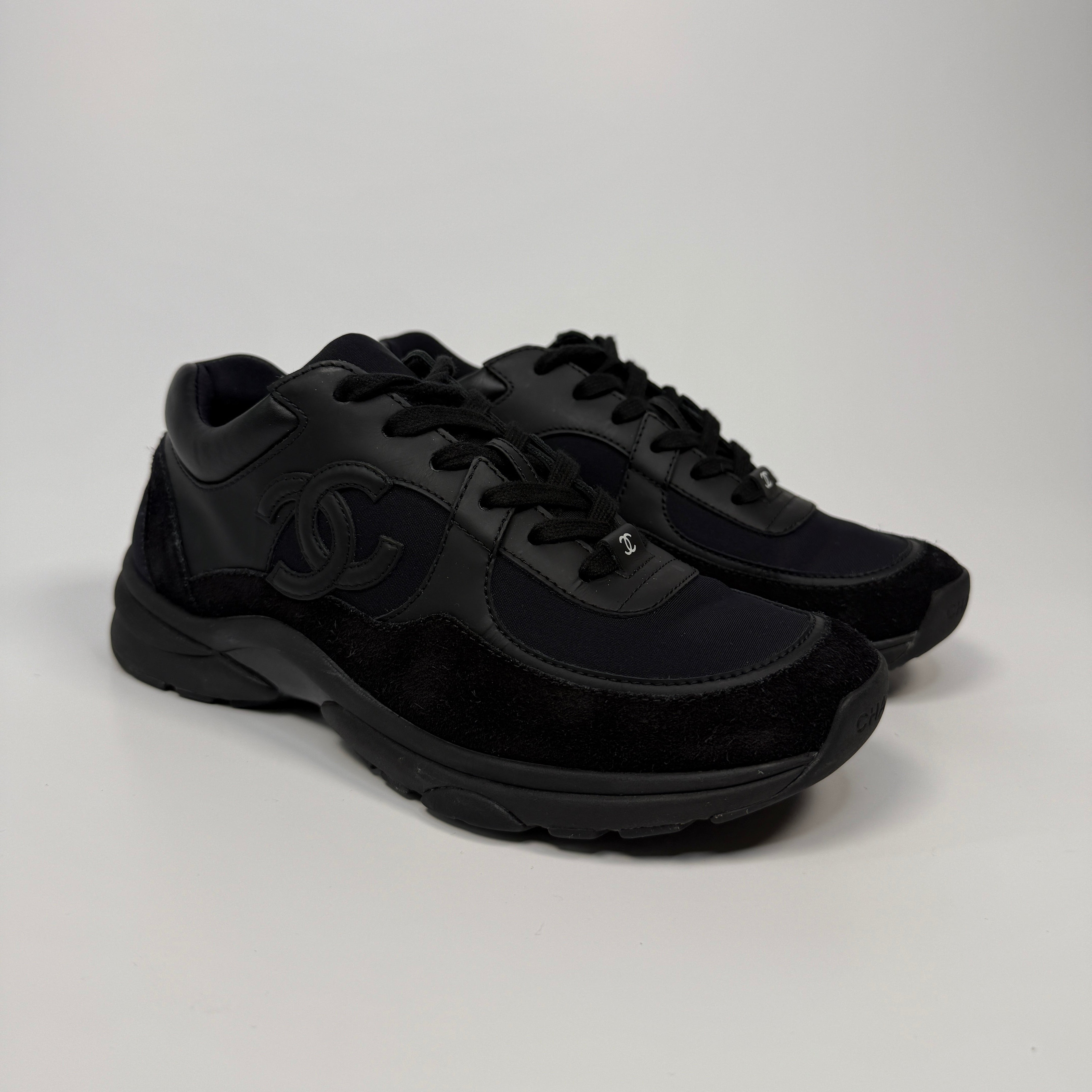 Chanel CC Logo Black Sneakers (Size 38/UK5) Very Good condition, Authentic and preloved