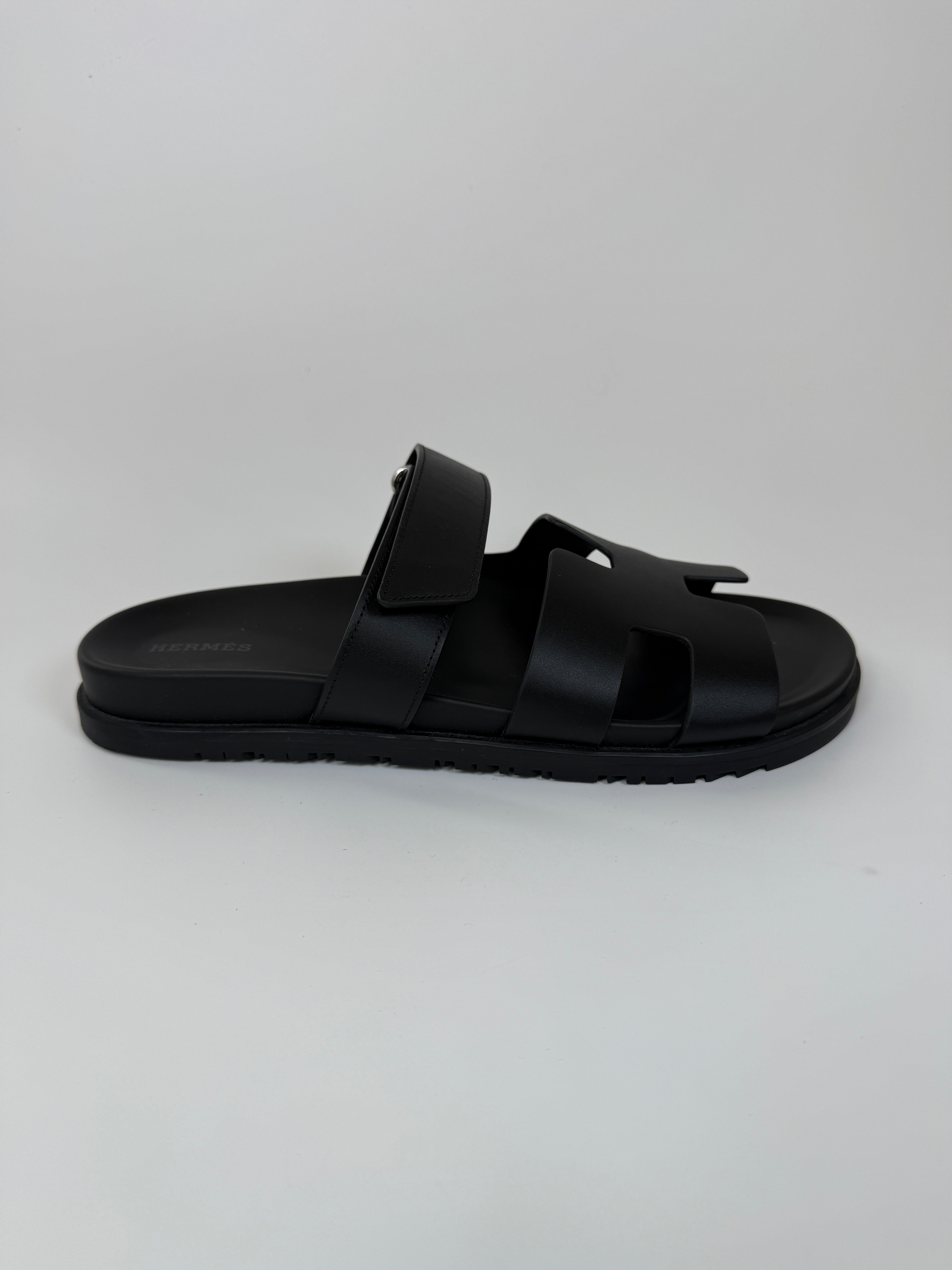 Authentic and preloved Hermès Chypre Sandals (size 42/UK8) excellent condition. 100% Authenticity guarantee