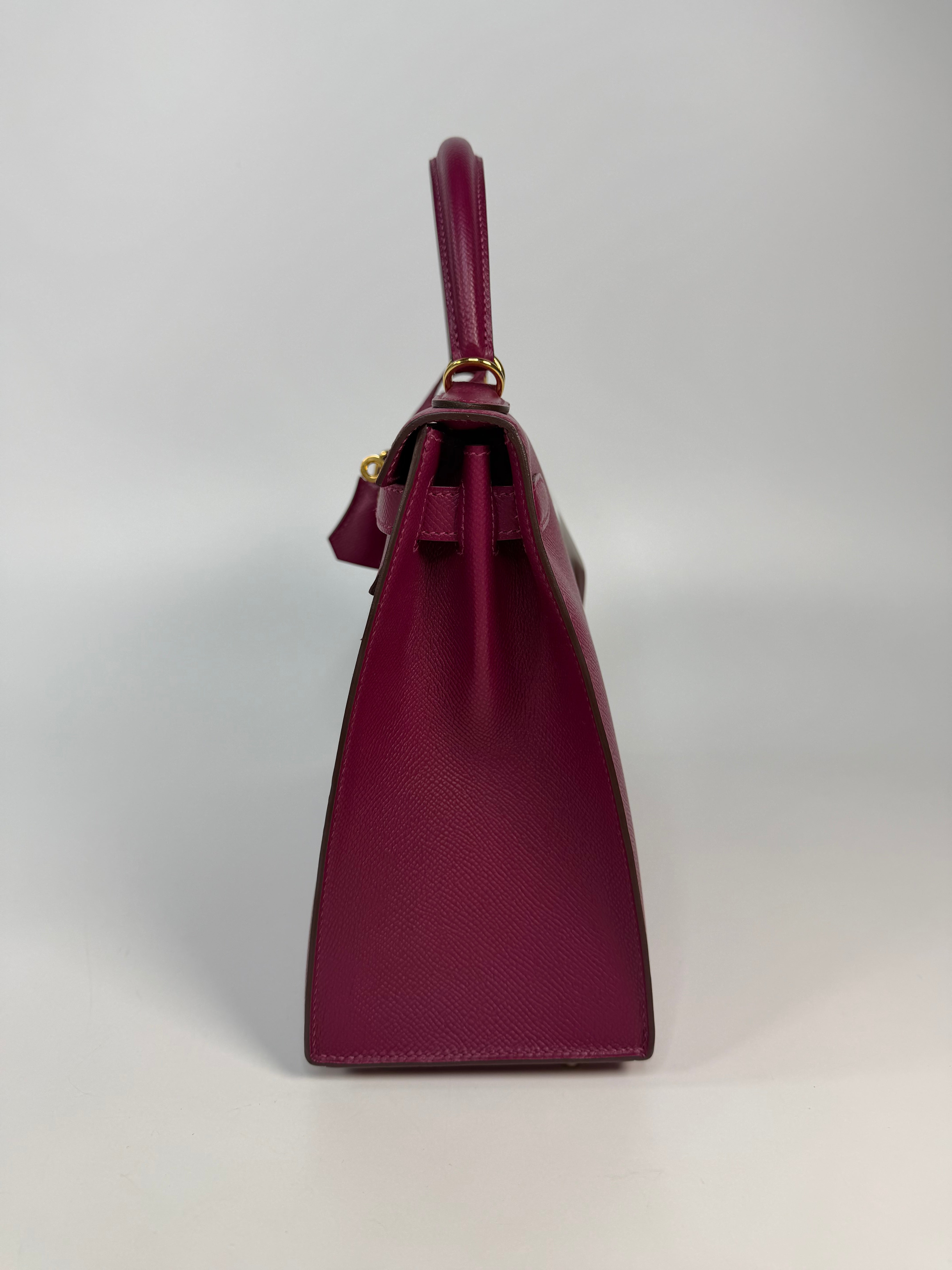 Hermès Kelly 28 In Tosca Epsom Leather With Gold Hardware 100% authentic and preloved in excellent condition