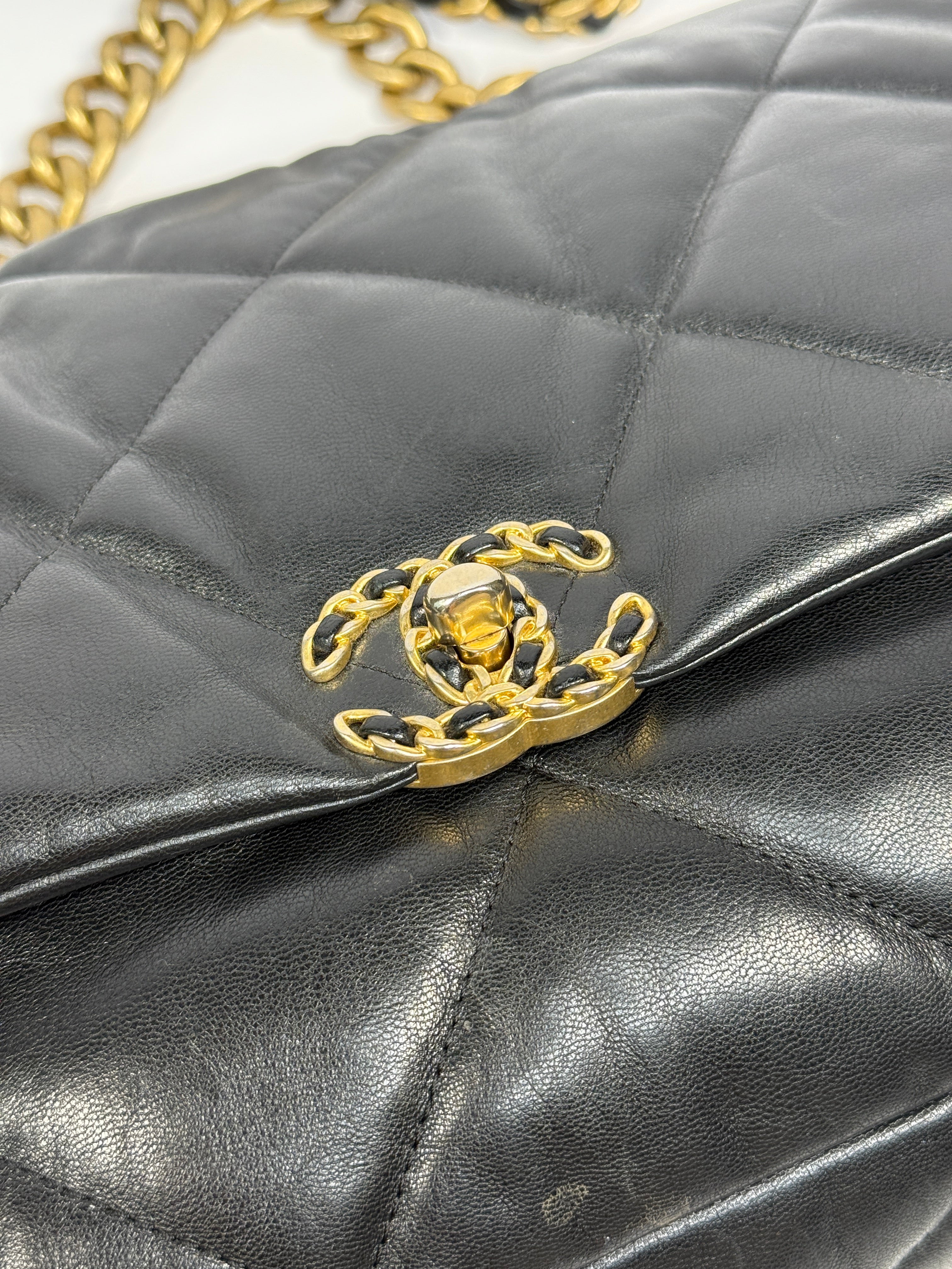 Chanel 19 Maxi Flap Bag
Pre Loved & Authentic