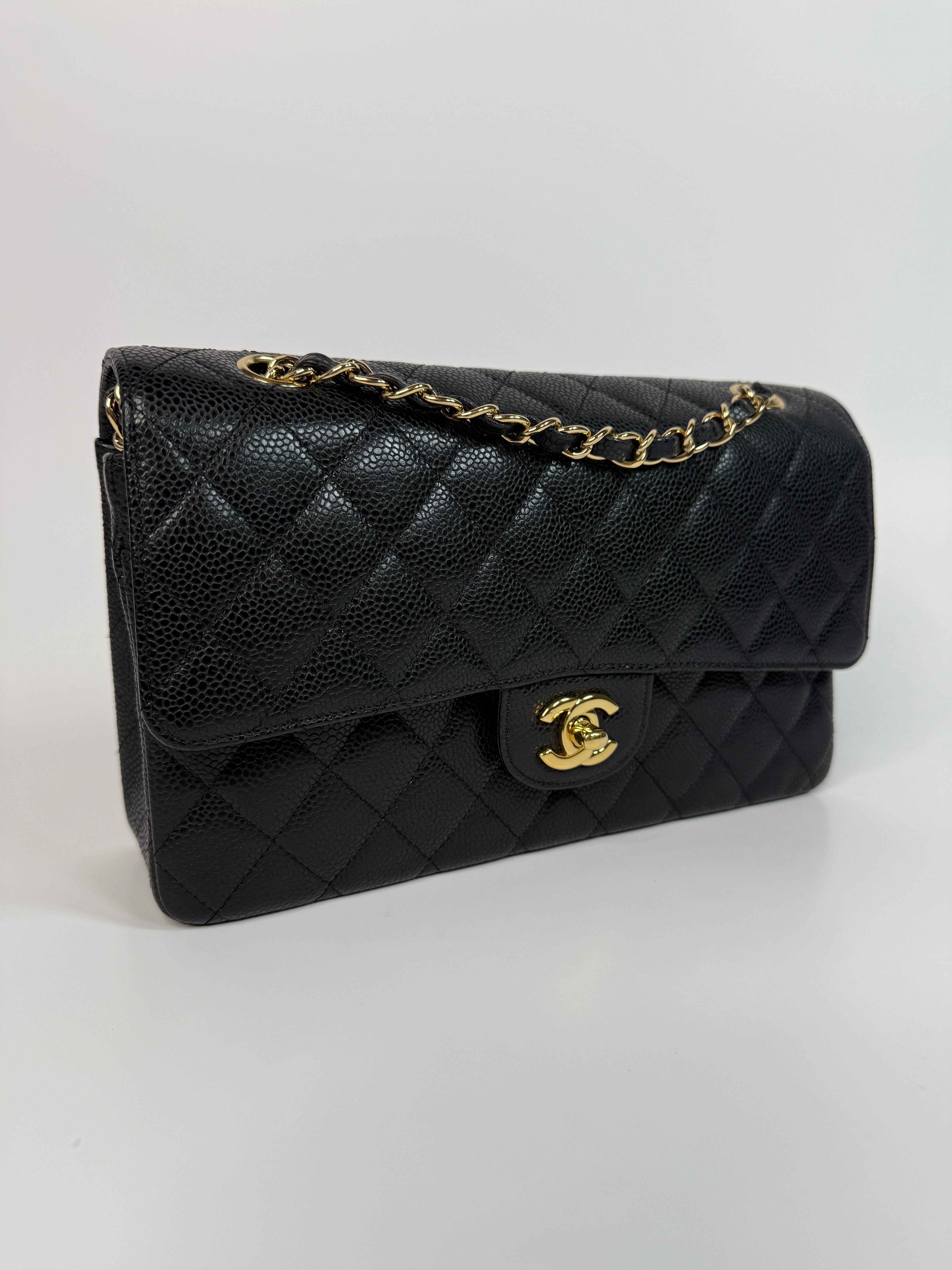 Chanel Medium Classic Double Flap Black Caviar With GHW