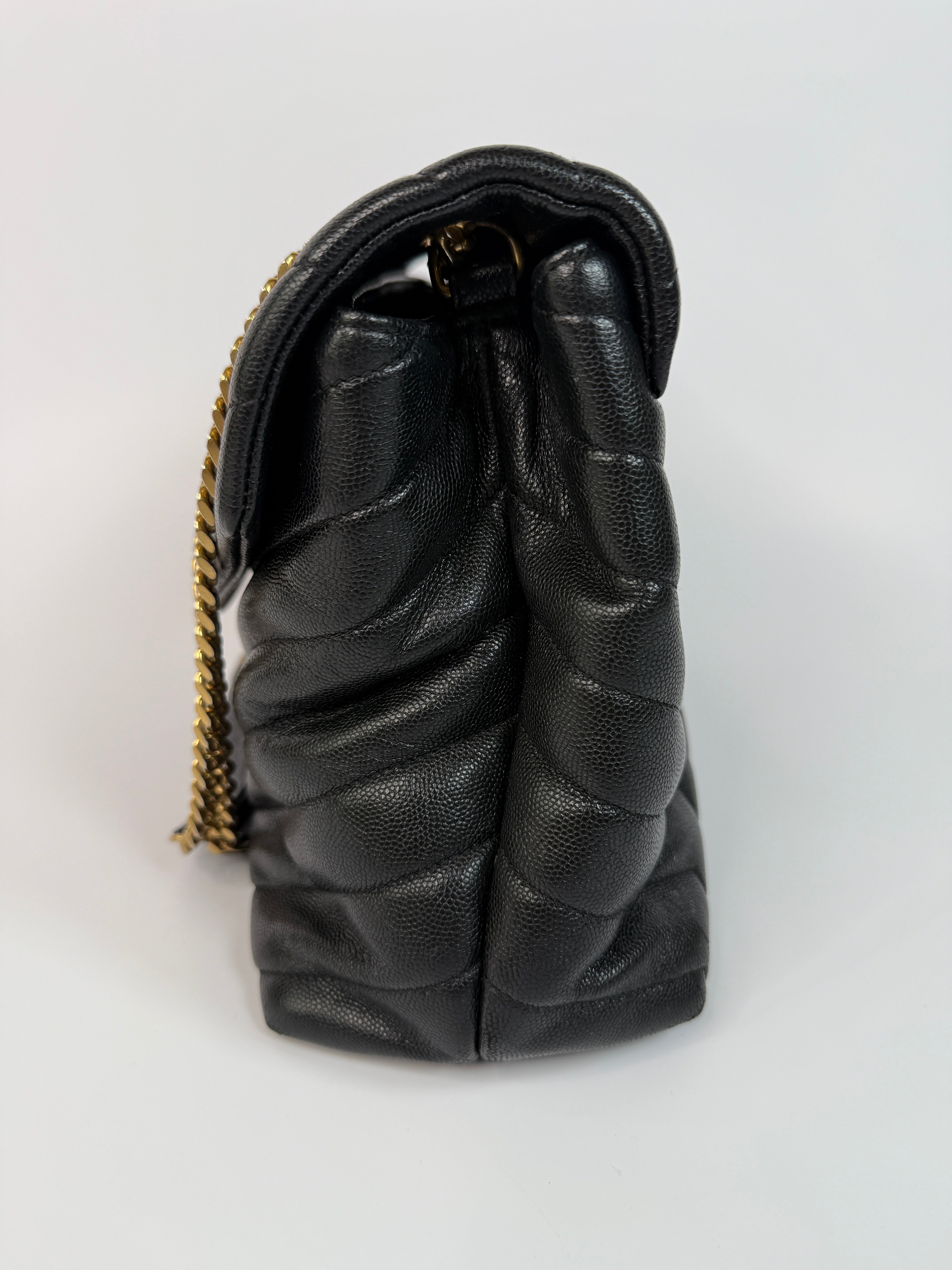 Saint Laurent Medium Grain De Poudre Loulou Shoulder Bag