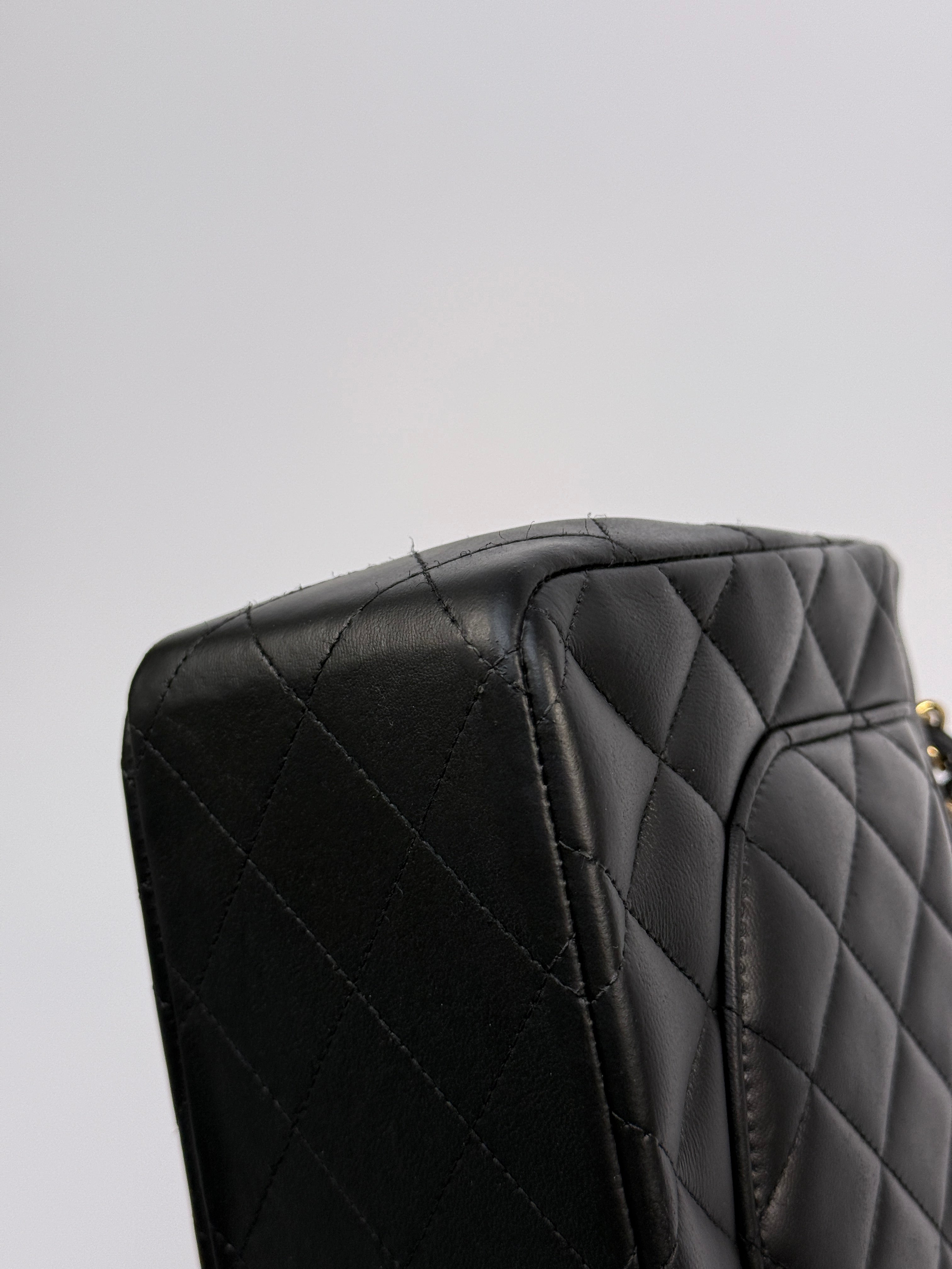 Chanel Jumbo Black Lambskin Leather With Gold Hardware
Pre Loved & Authentic