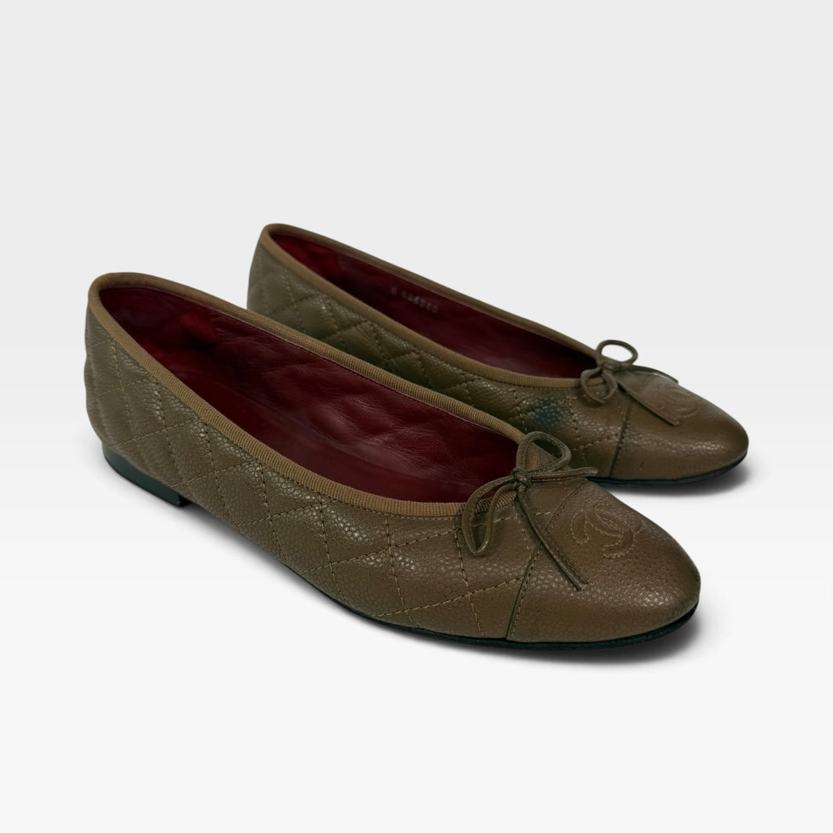 Chanel Ballet Pumps (Size 39/UK6) 100% authentic and preloved in very good condition