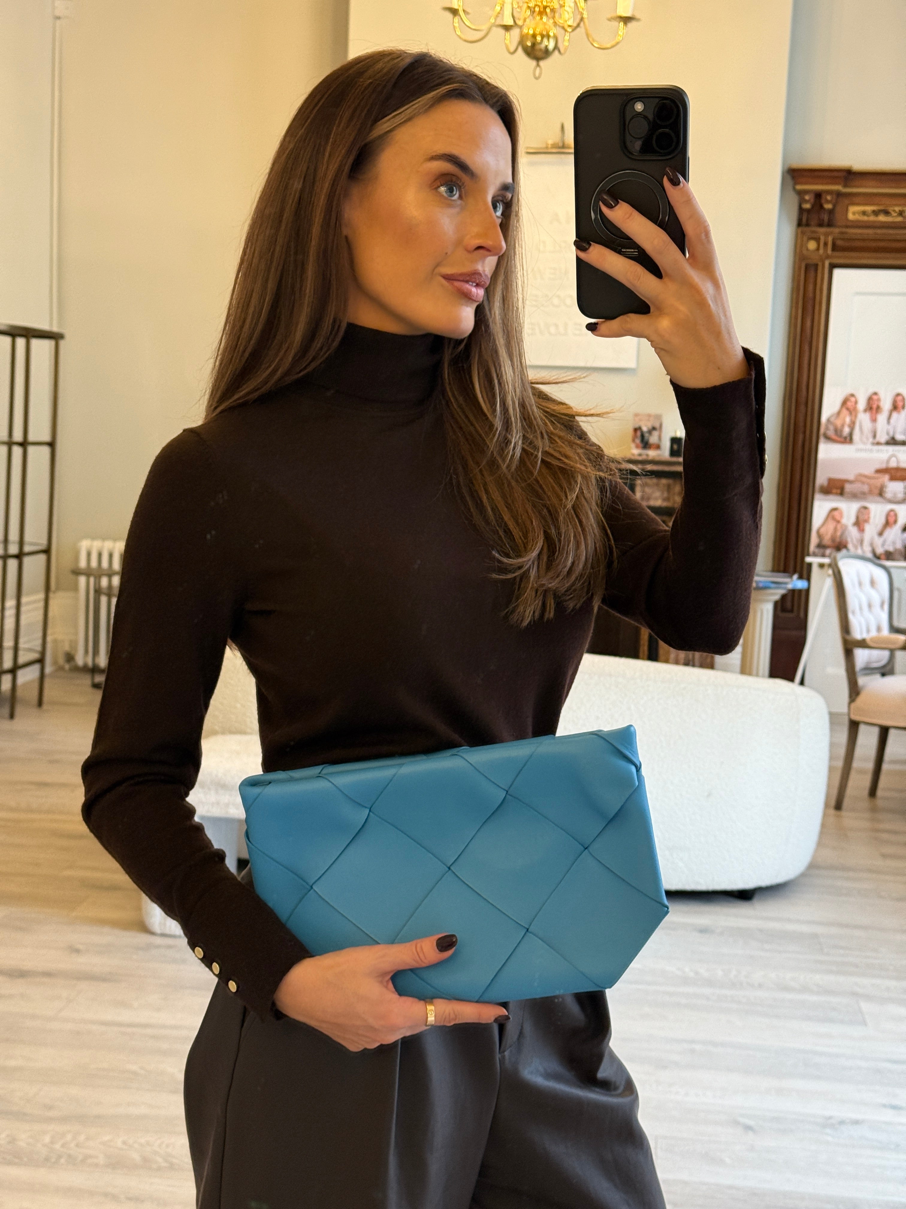 Bottega Veneta Intrecciato Zipped Pouch Pre Loved