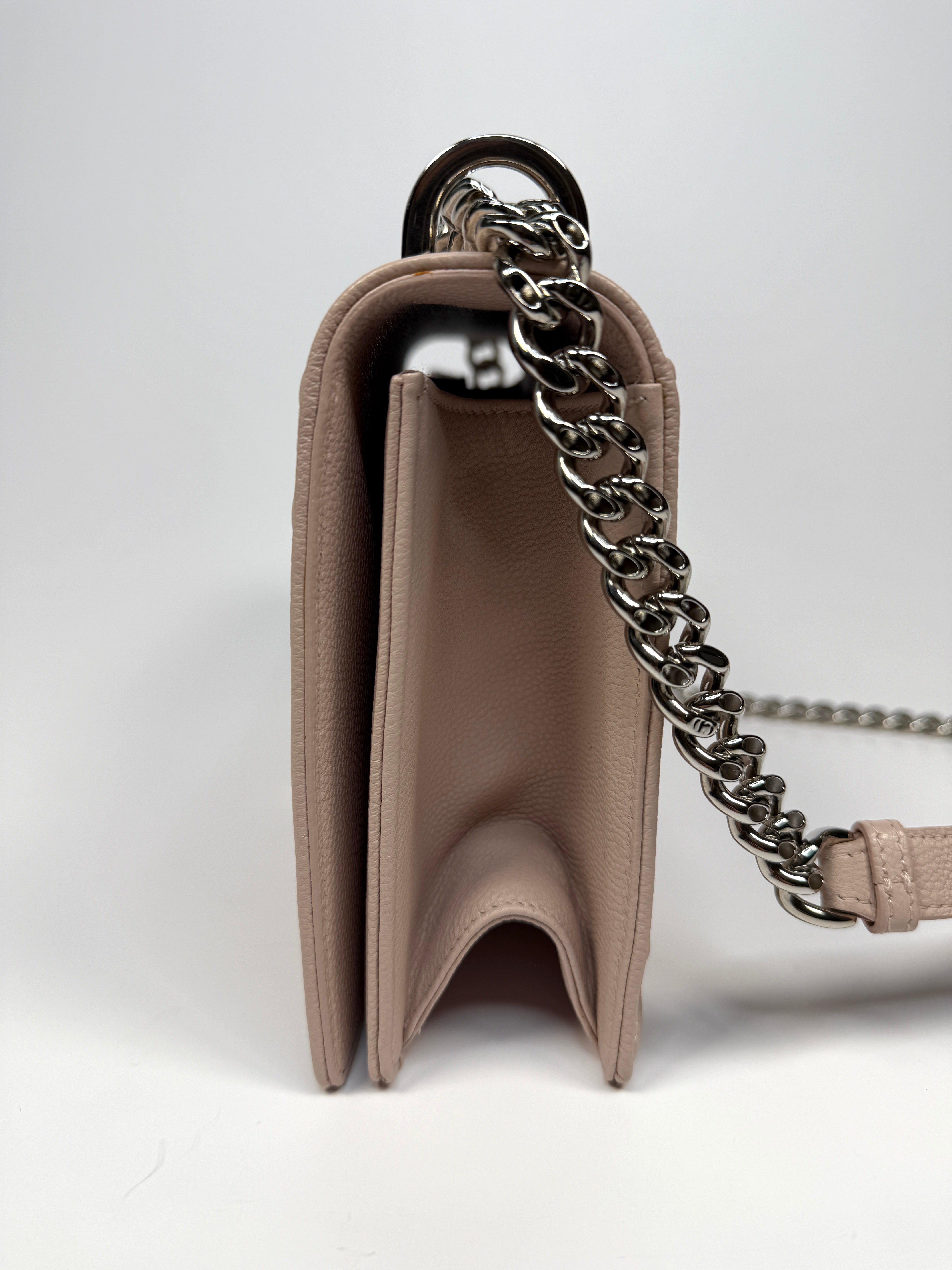 Christian Dior Medium Diorama Bag In Blush Pink Leather With Silver Hardware. Authentic and preloved. Excellent Condition