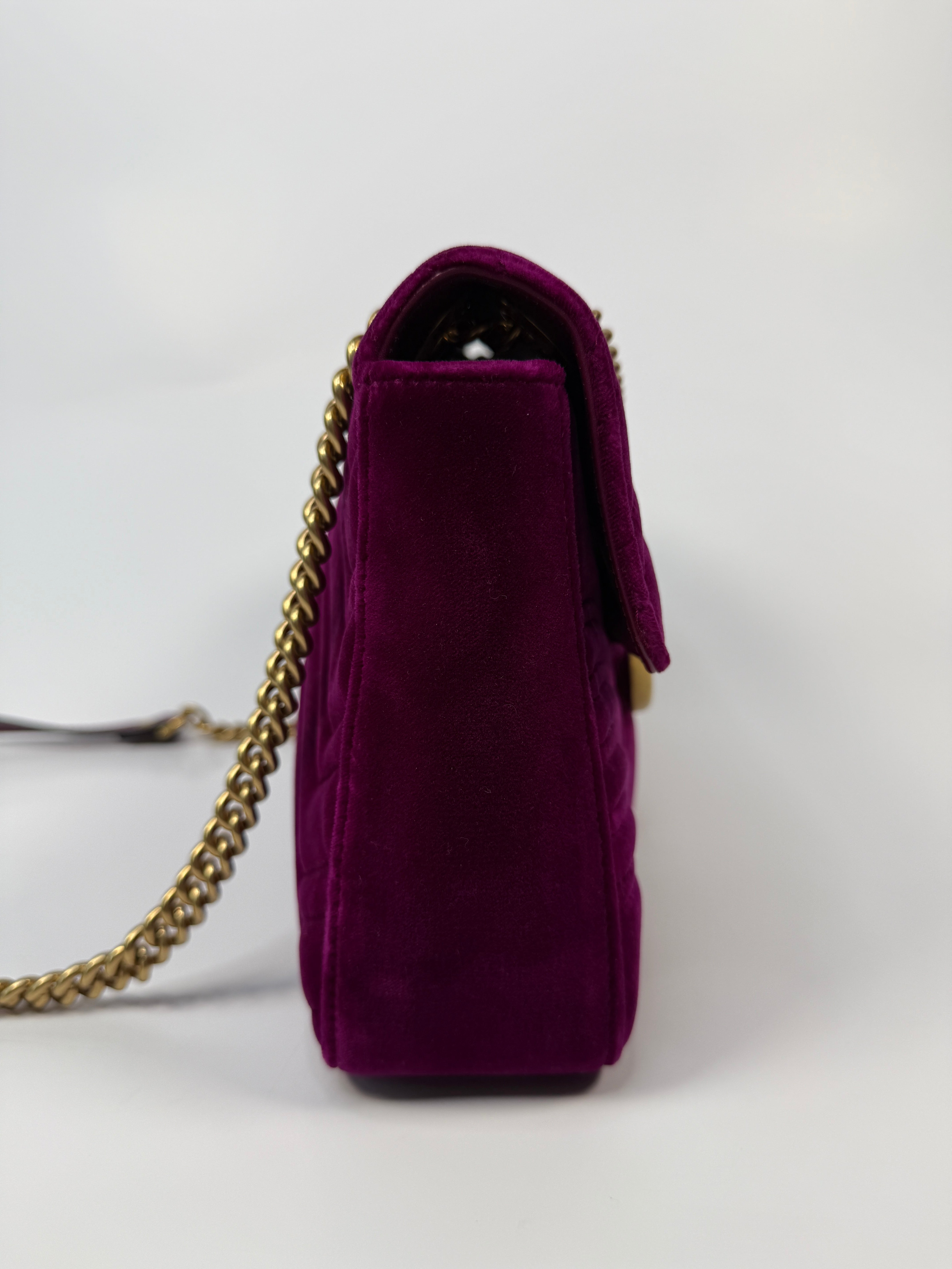 Gucci GG Medium Marmont Shoulder Bag