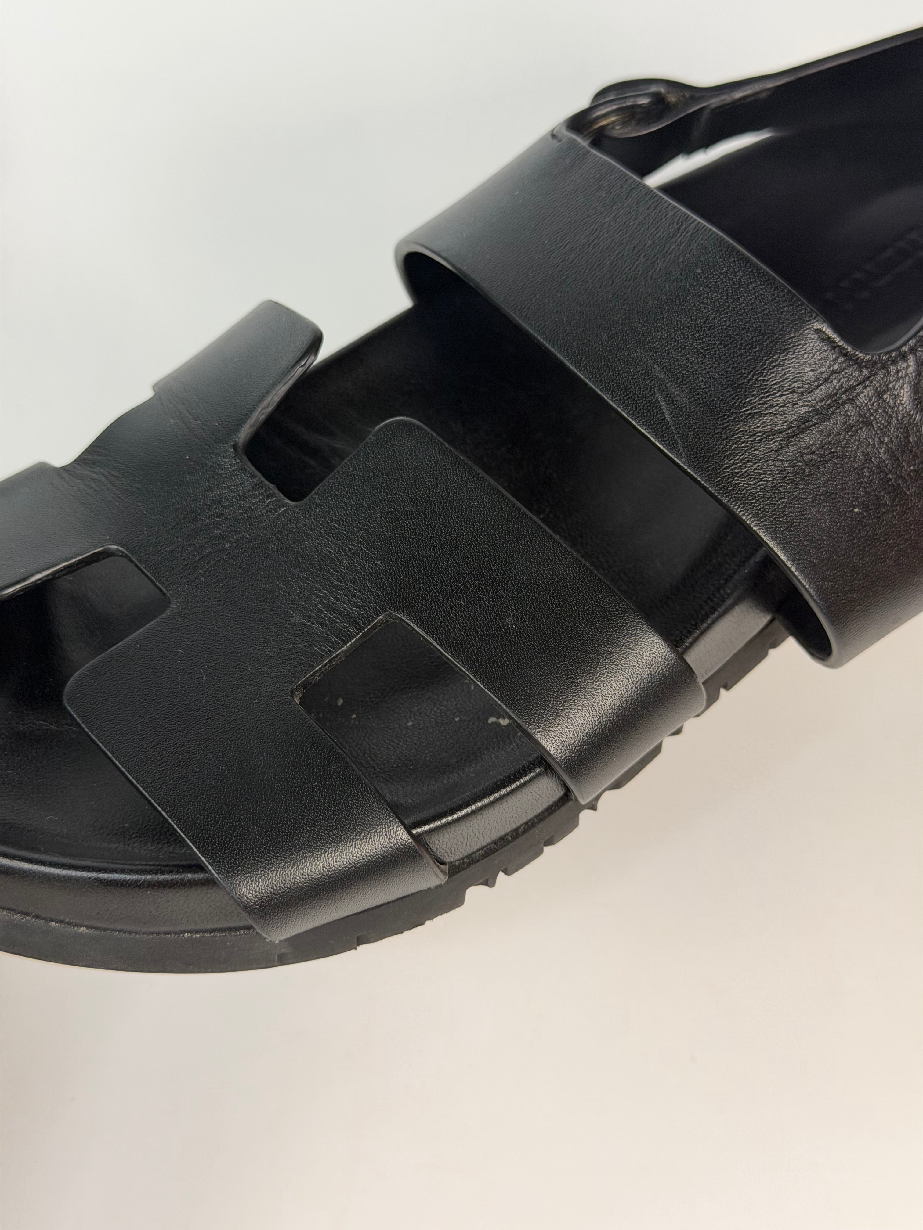 Hermès Genius Sandals In Black (Size 37/UK4) in very good condition 100% authentic and preloved
