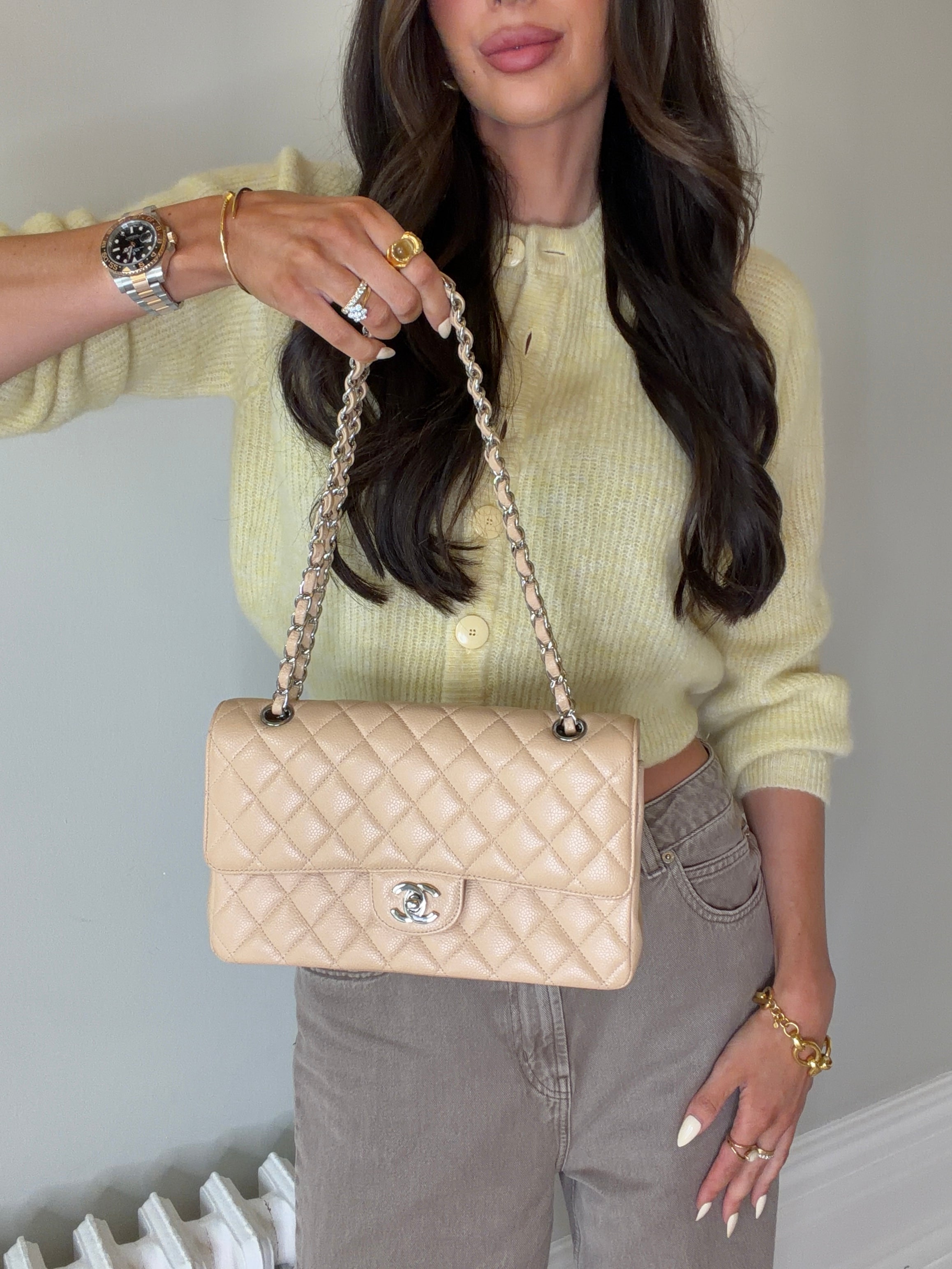 Chanel Medium Classic Double Flap Light Beige Caviar With Silver Hardware
Excellent condition, verified by Luxe Cheshire. International, fast and fully insured delivery. Trusted designer resale.