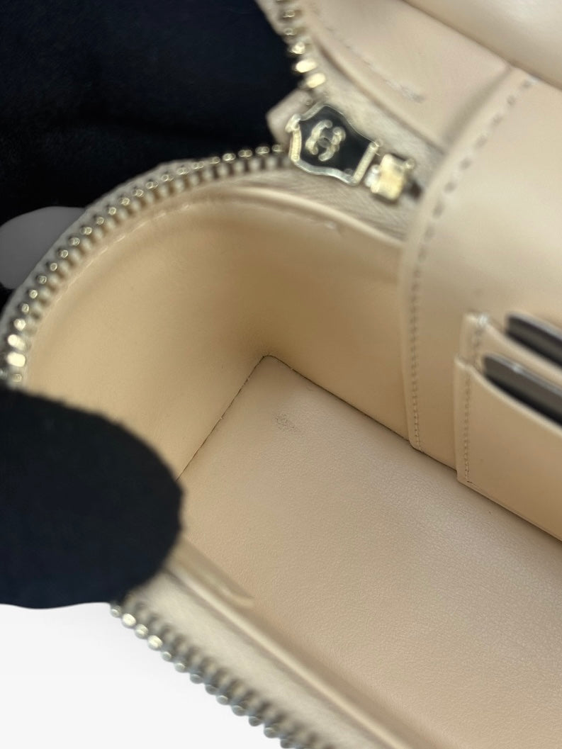 Chanel Flat Vanity In Beige Caviar Leather With Gold Hardware. 100% authentic and pre loved in excellent condition.