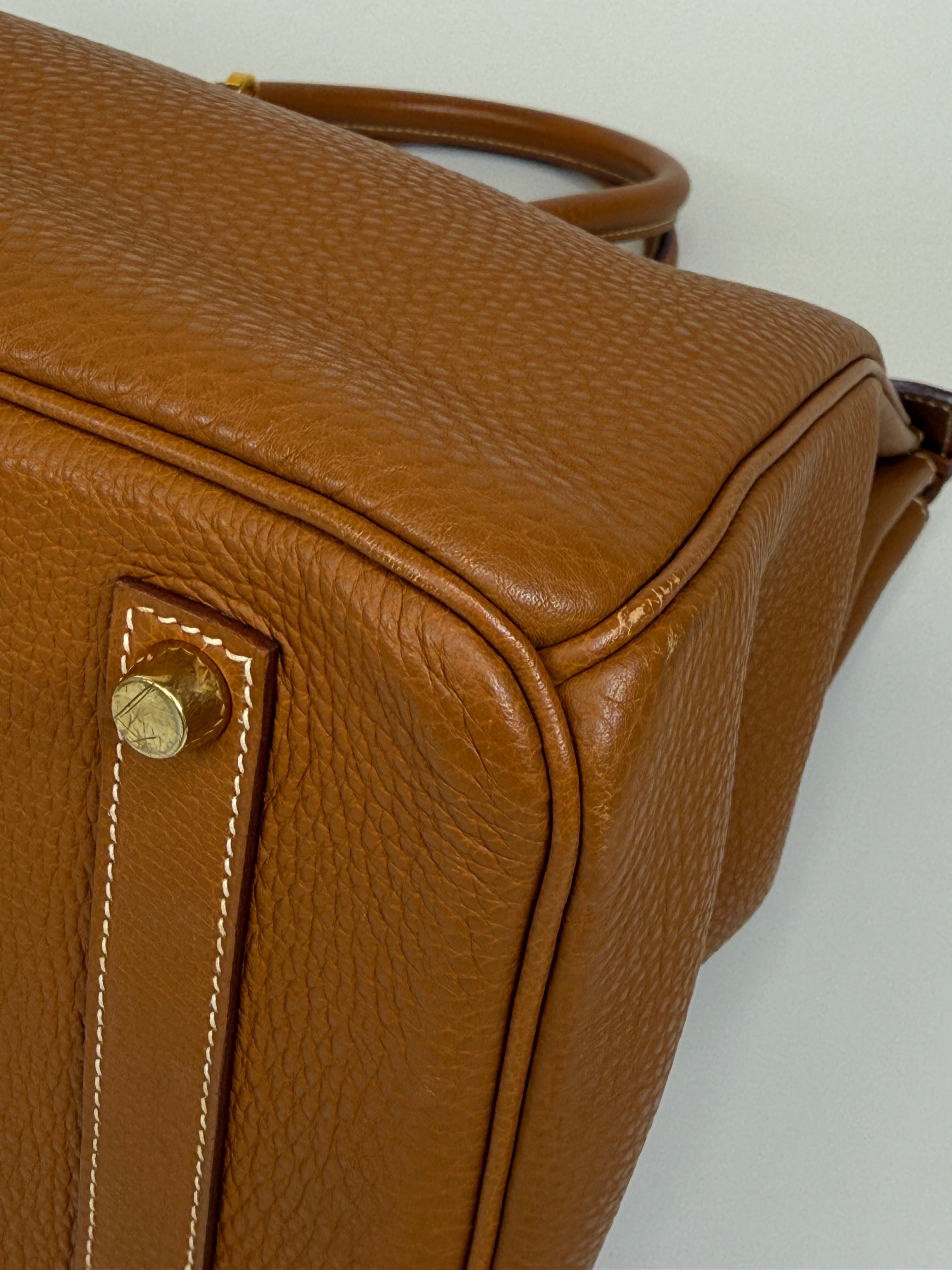 Authentic and preloved Hermès Birkin 35 In Gold Togo Leather With Gold Hardware. 100% Authenticity guarantee