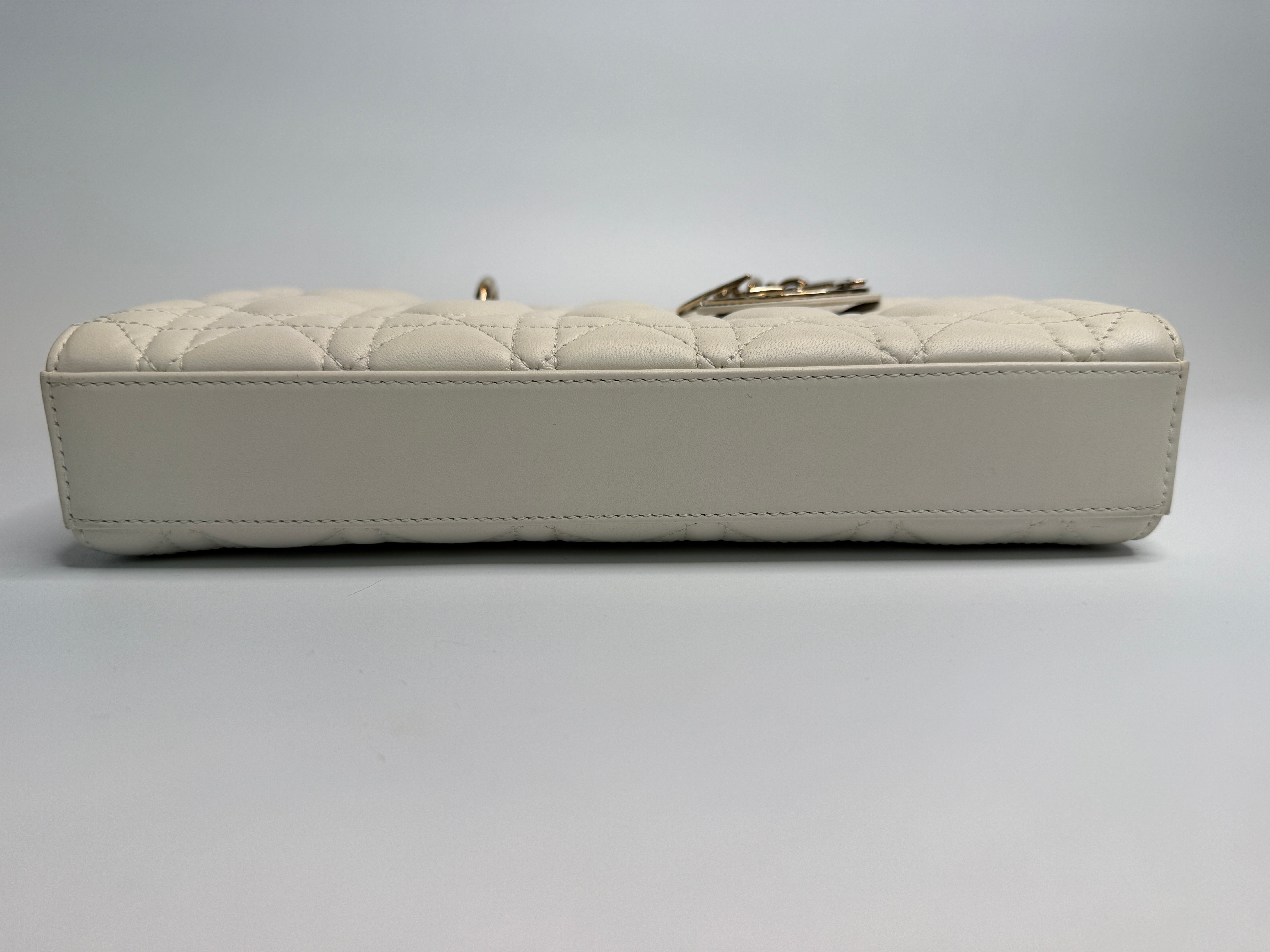 Christian Dior Medium D-Joy Bag White Leather With Pale Gold Hardware In Excellent condition. 100% Authenticity Guarantee