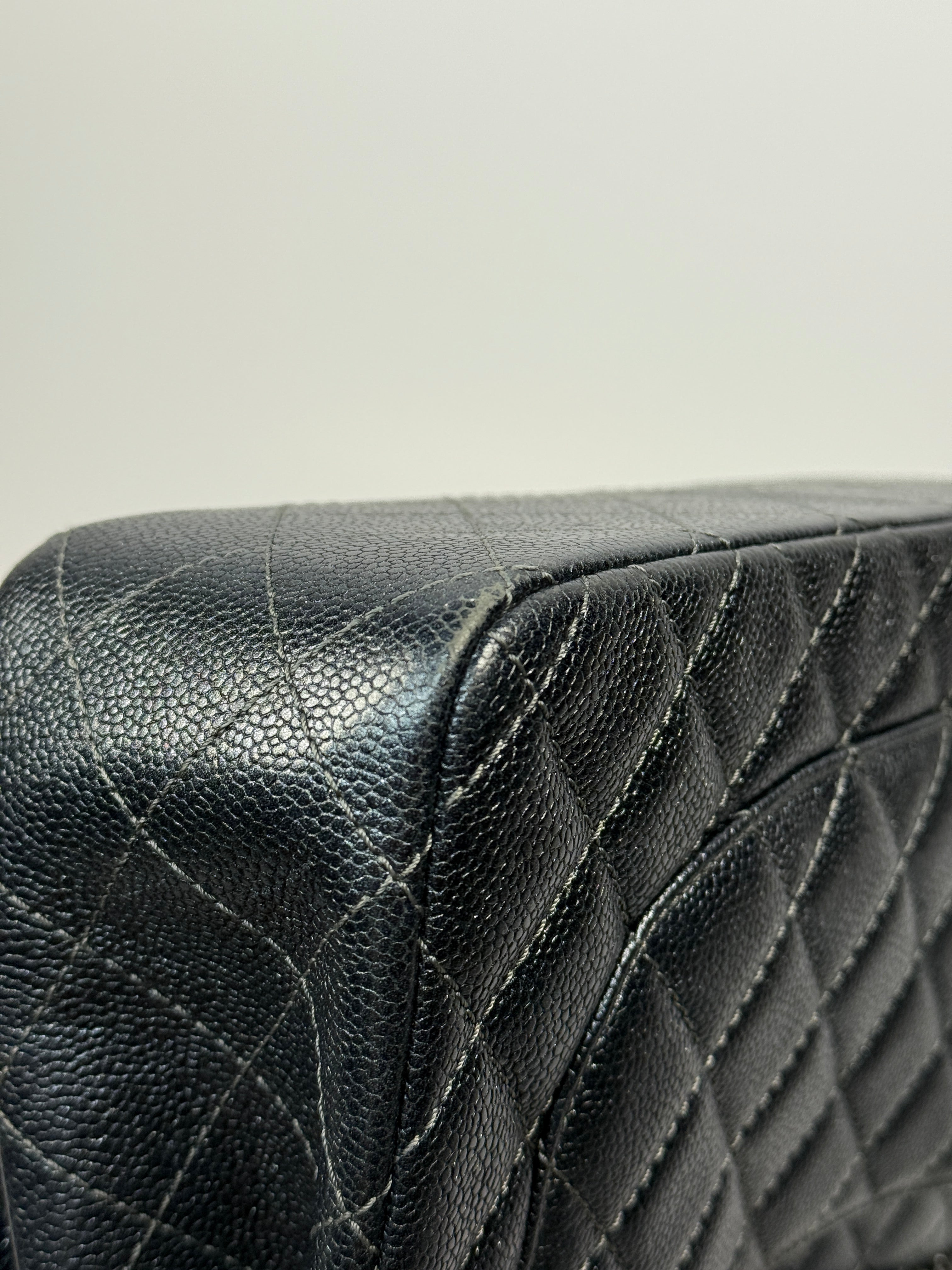 Chanel Jumbo Gunmetal Metallic Calfskin Leather With Ruthenium Hardware
Pre Loved & Authentic