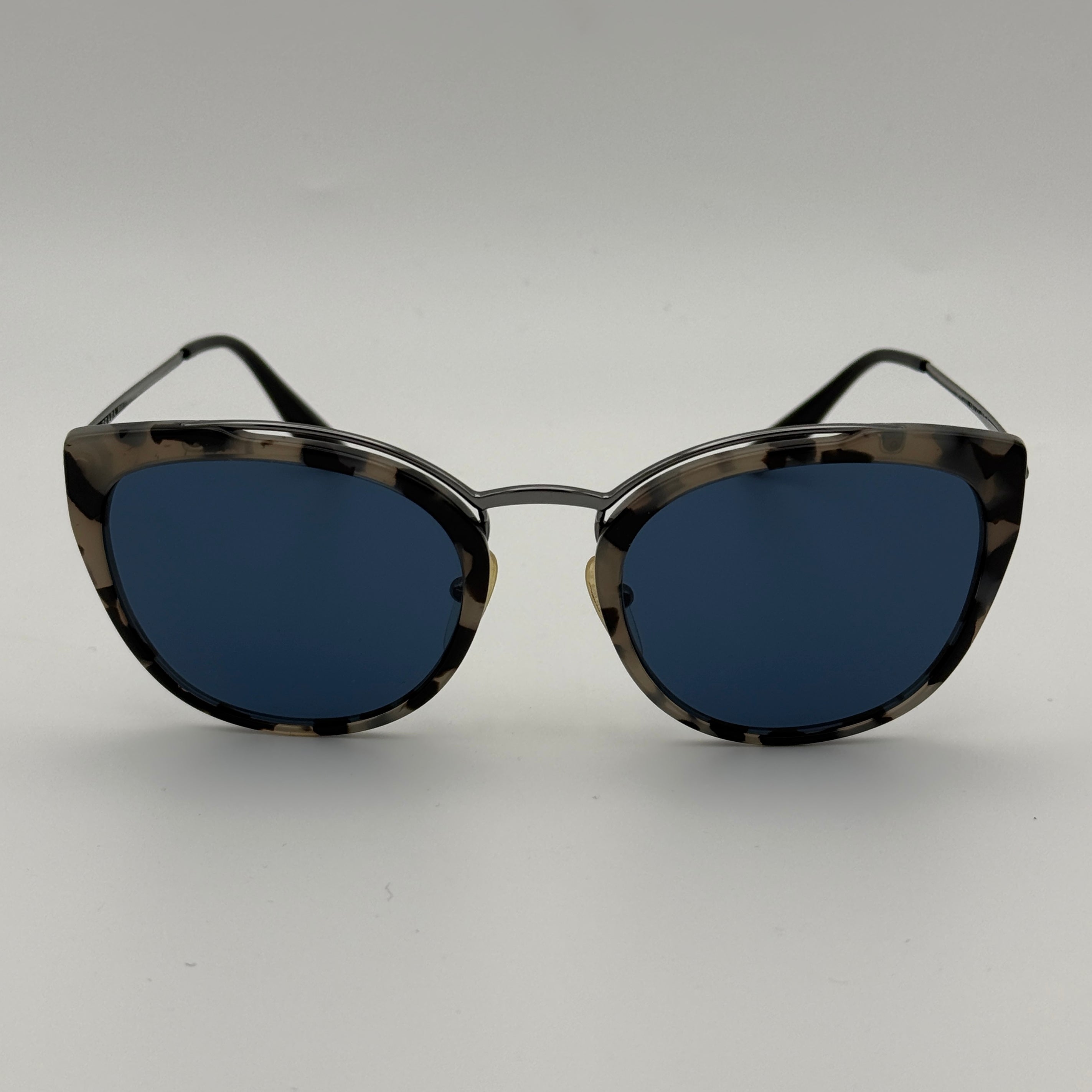 Prada SPR 20U sunglasses. 100% Authenticity guarantee. verified by Luxe Cheshire