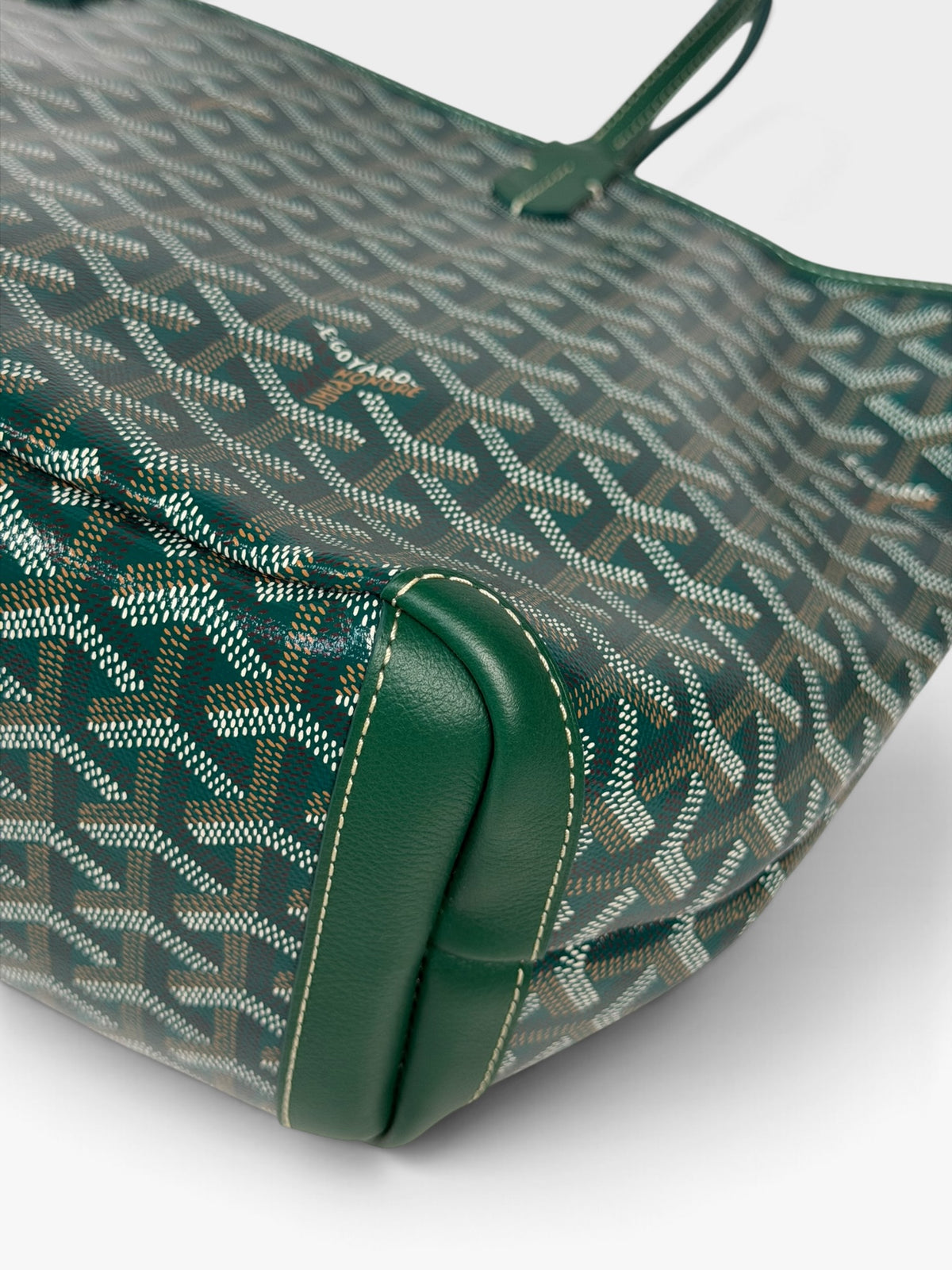 Goyard Artois PM Bag In Green Monogram. 100% authentic and preloved in excellent condition