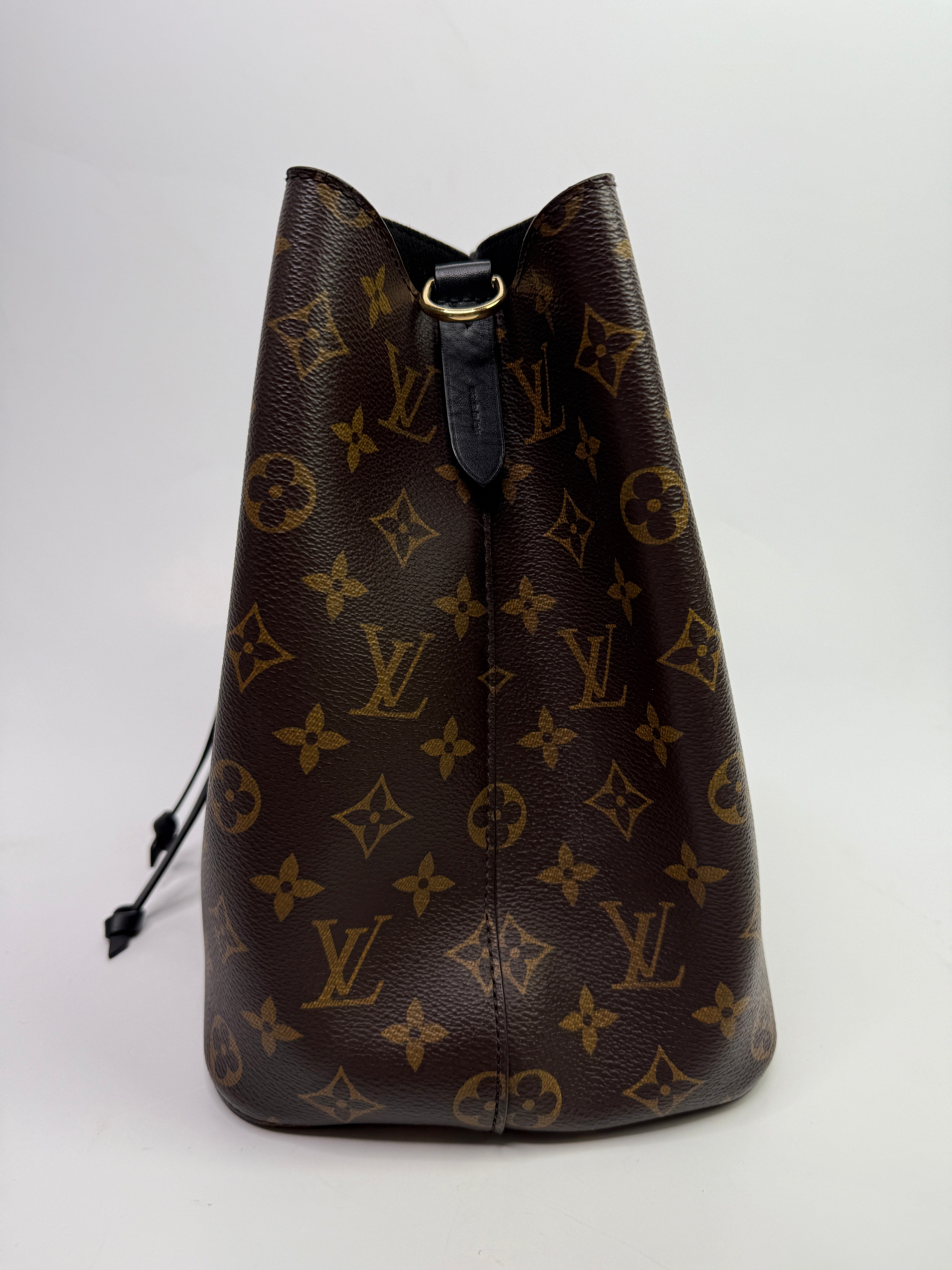 Louis Vuitton NéoNóe MM Bucket Bag