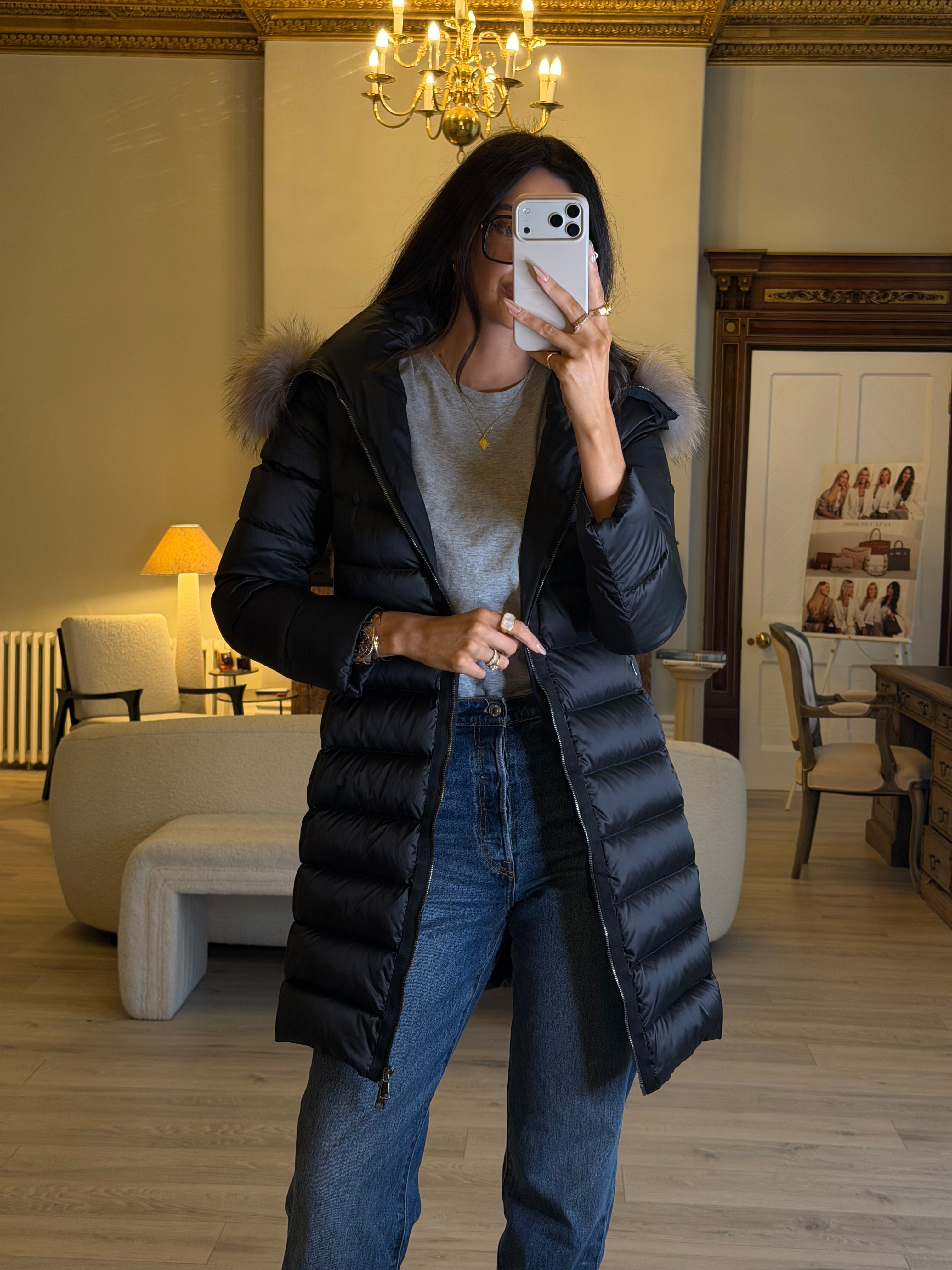 Moncler Tinuviel Guibbotto Jacket (TG1/UK10) Authentic and preloved in excellent condition. 100% authenticity guarantee.